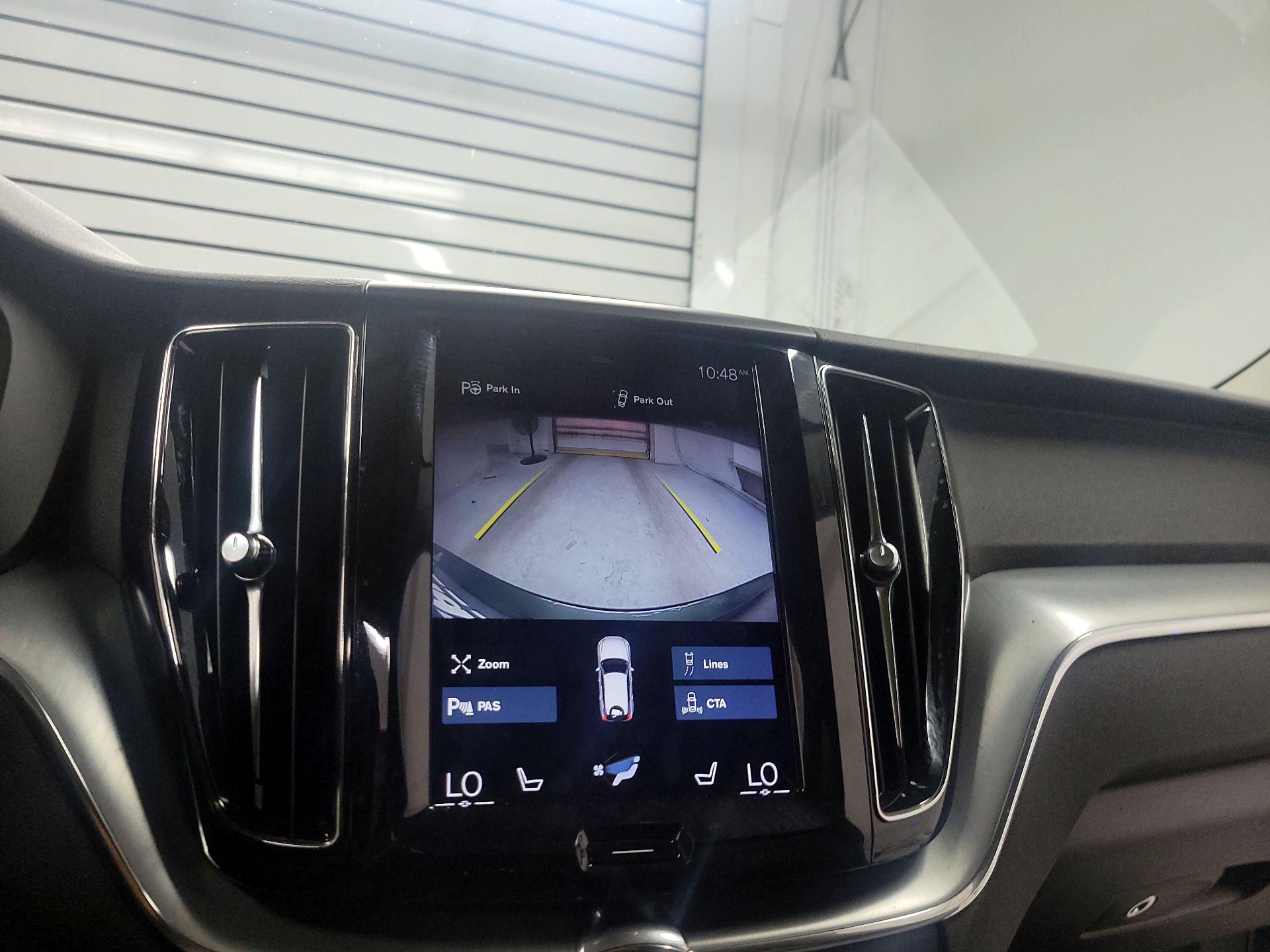 Thumbnail: 2018 Volvo XC60 - 15