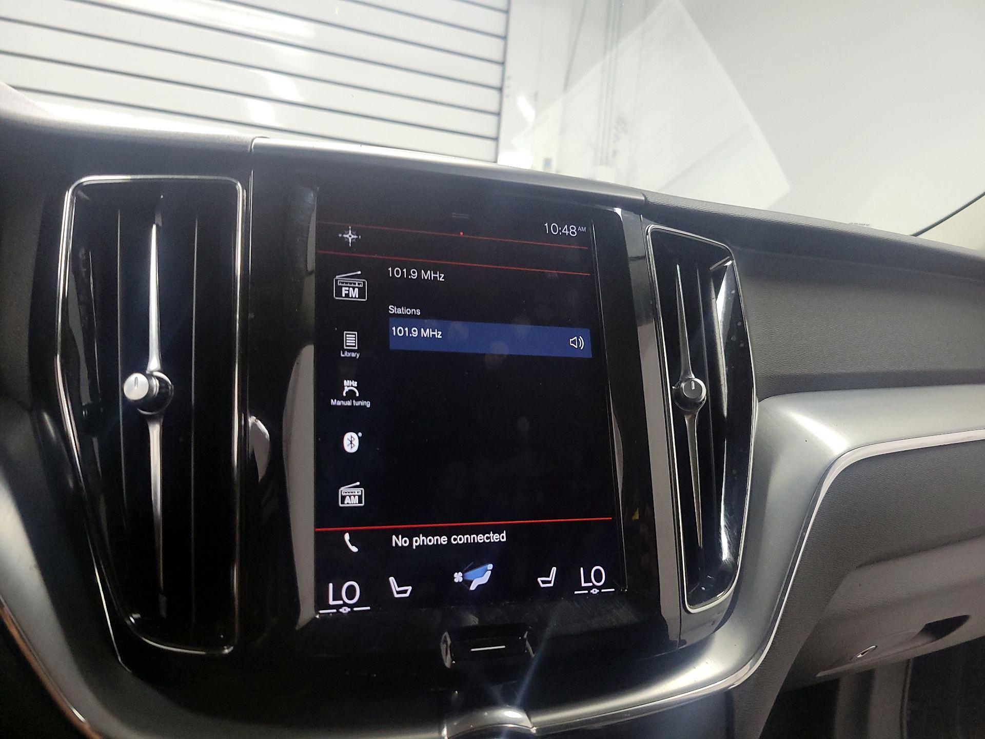 Thumbnail: 2018 Volvo XC60 - 16