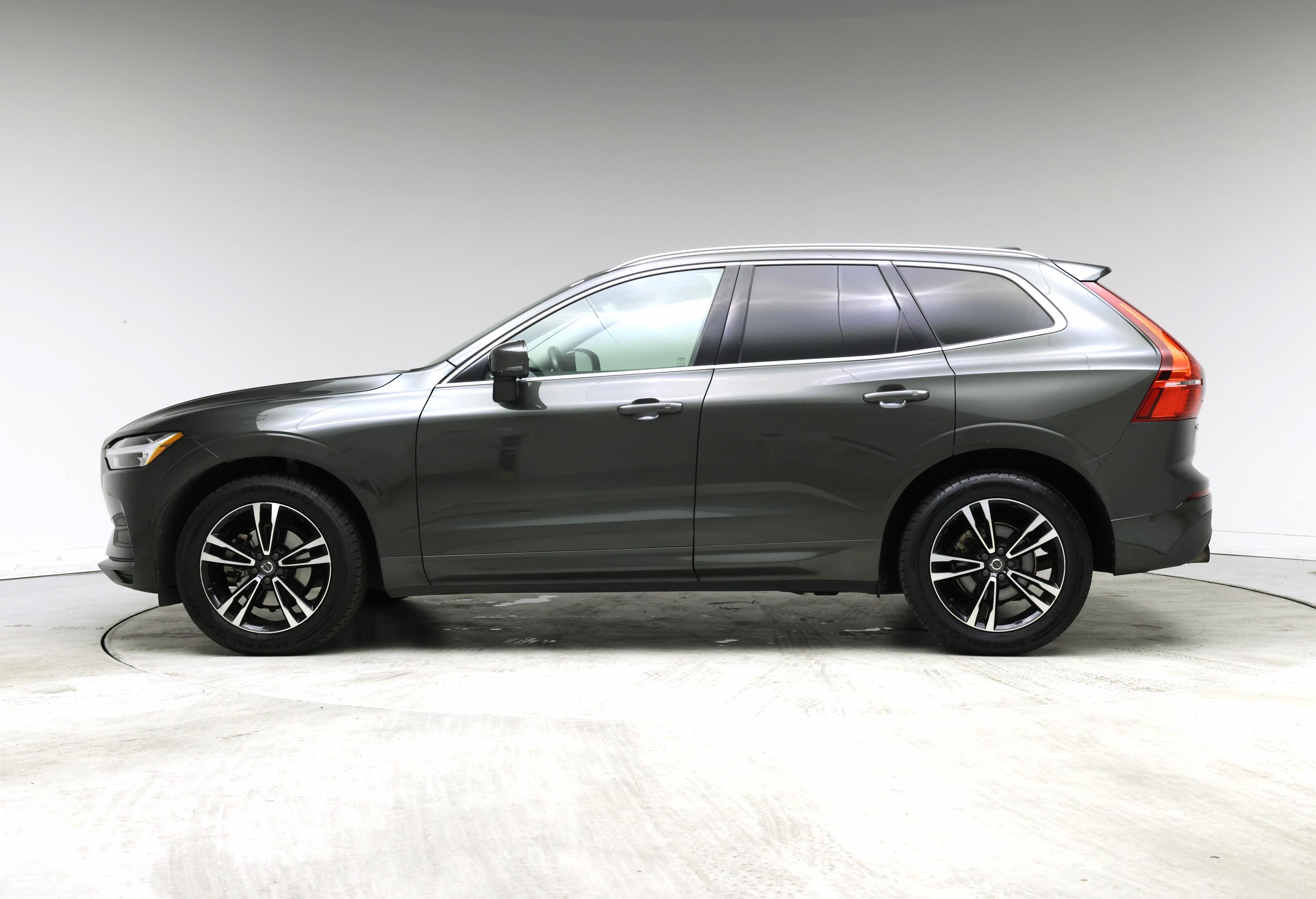 Thumbnail: 2018 Volvo XC60 - 3