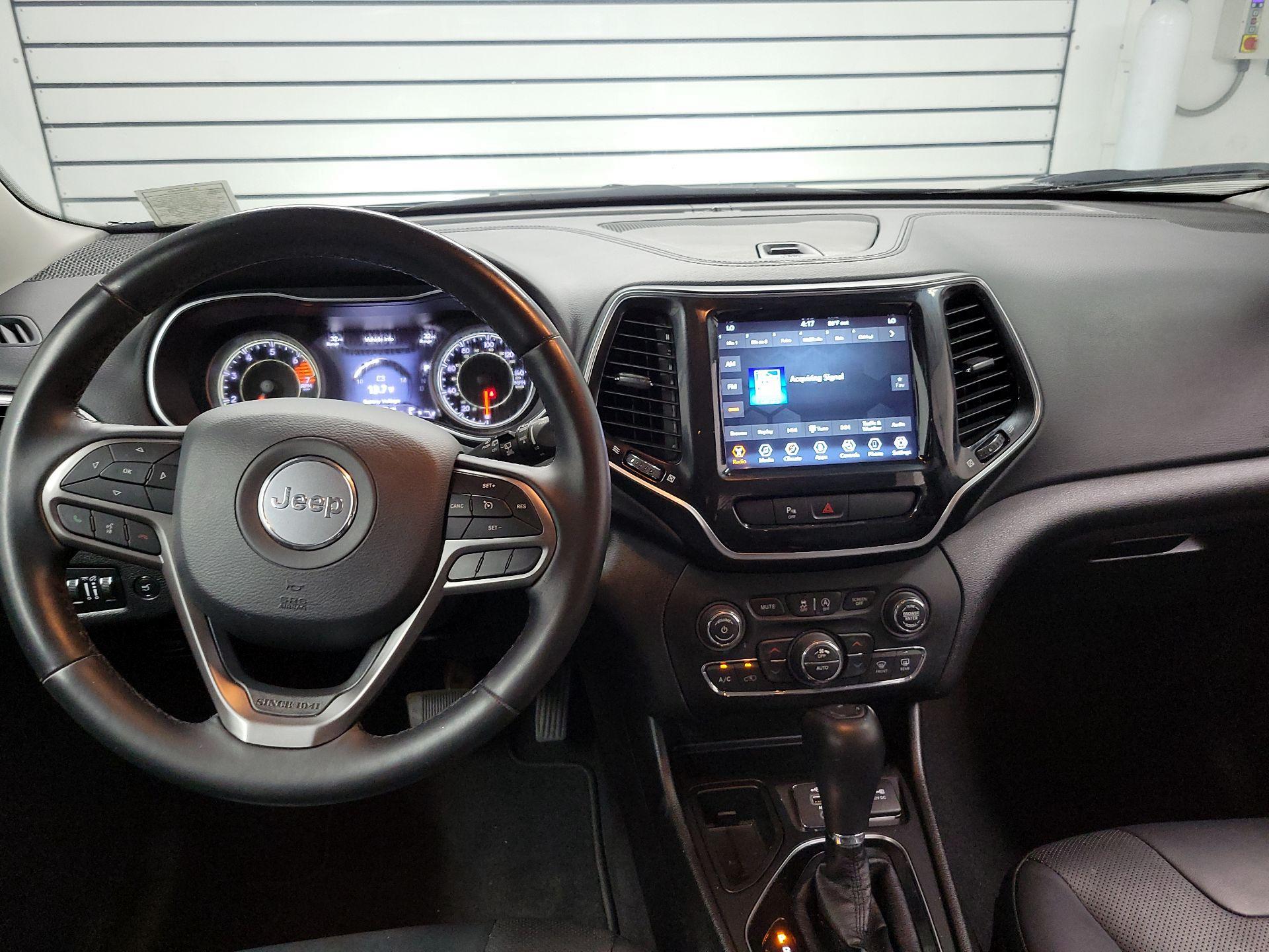 Thumbnail: 2020 Jeep Cherokee - 9