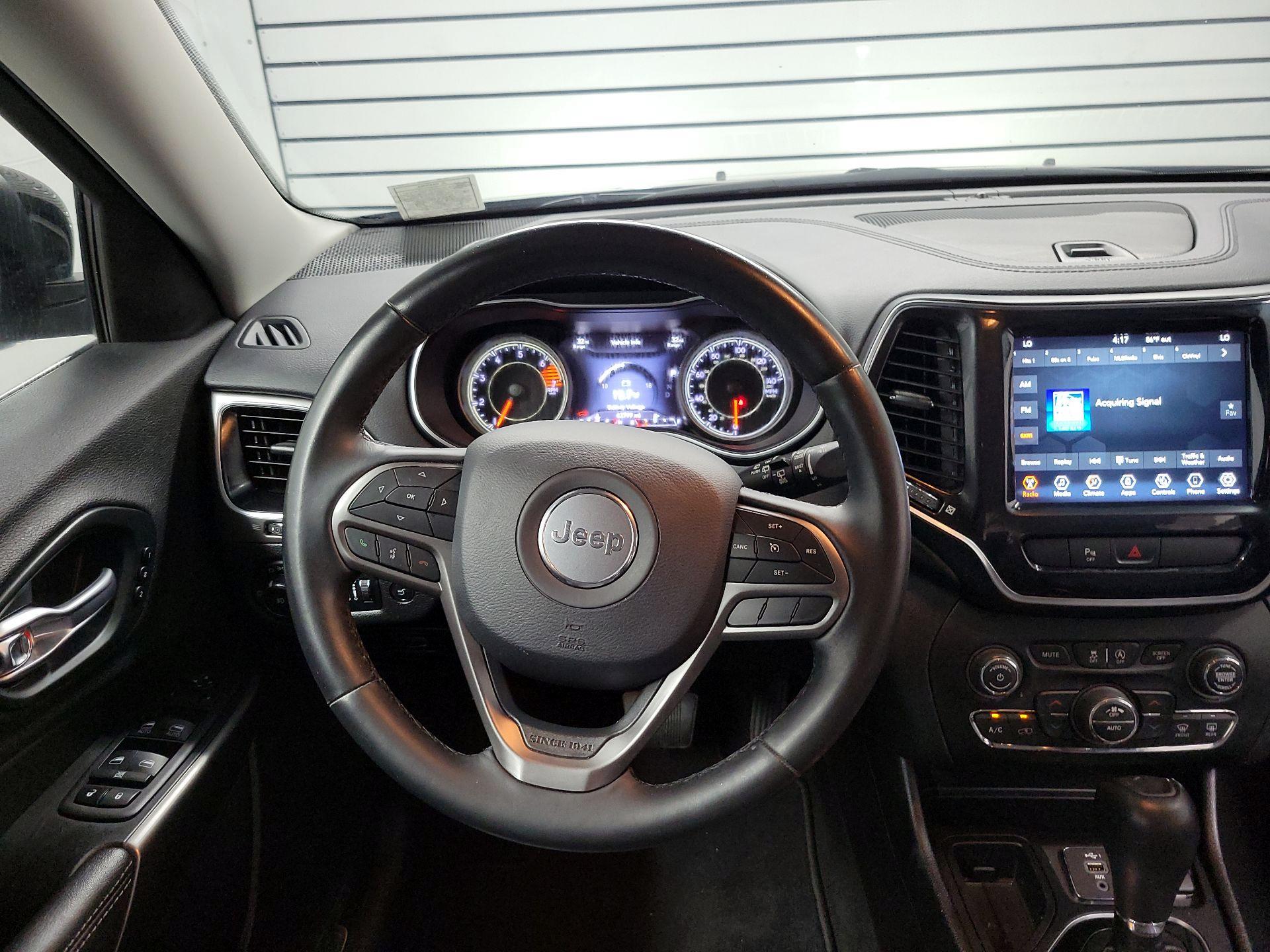 Thumbnail: 2020 Jeep Cherokee - 10