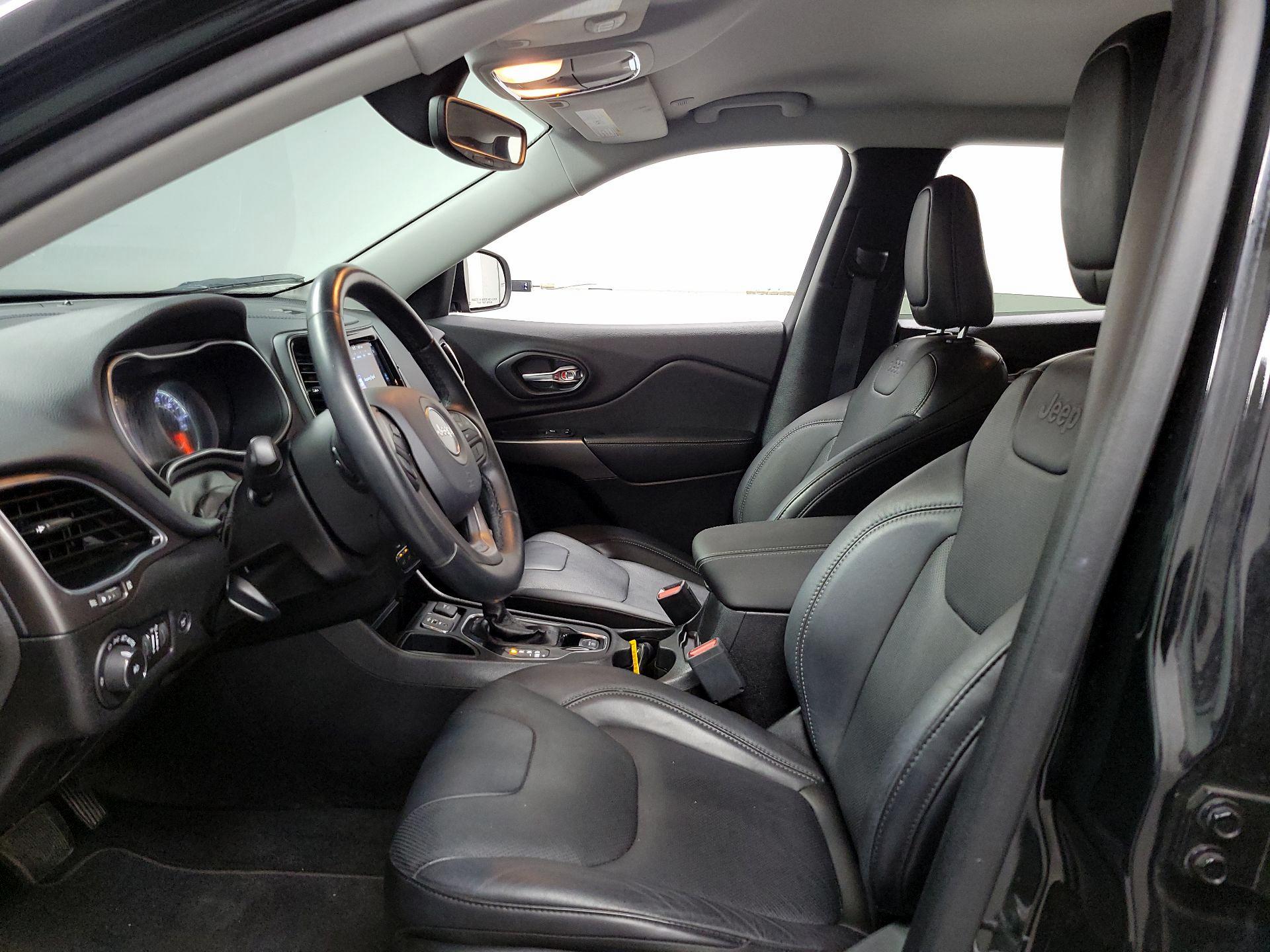 Thumbnail: 2020 Jeep Cherokee - 11