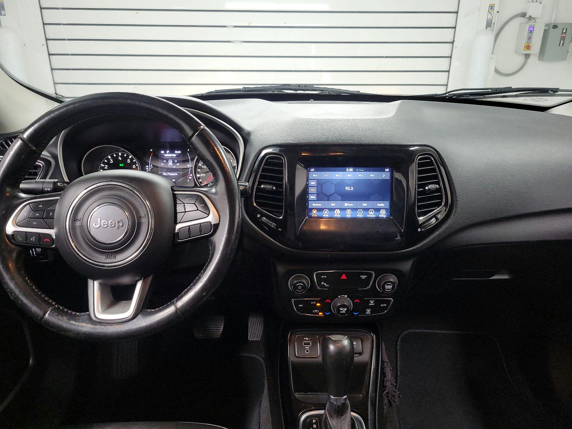 Thumbnail: 2020 Jeep Compass - 9