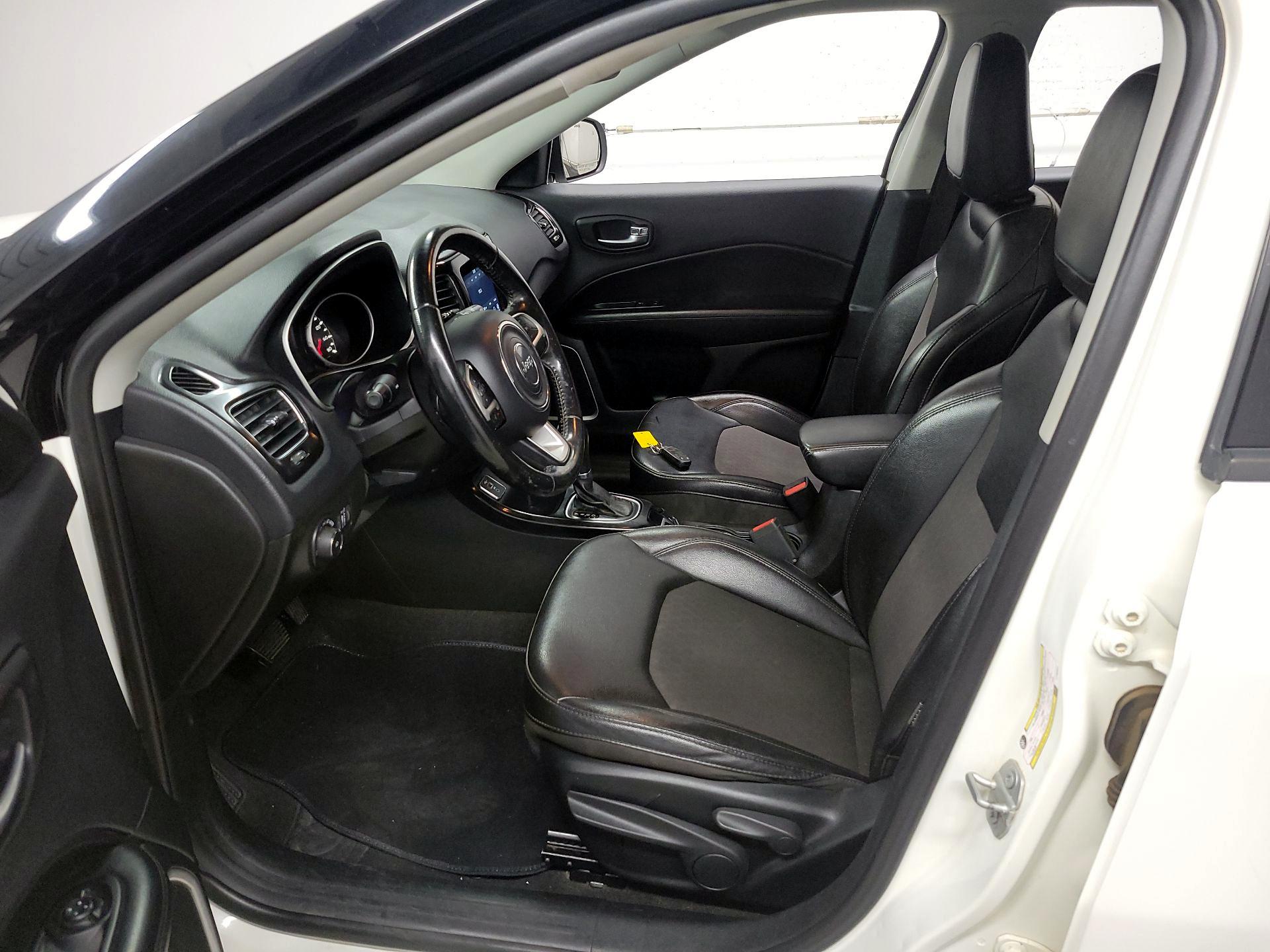 Thumbnail: 2020 Jeep Compass - 11