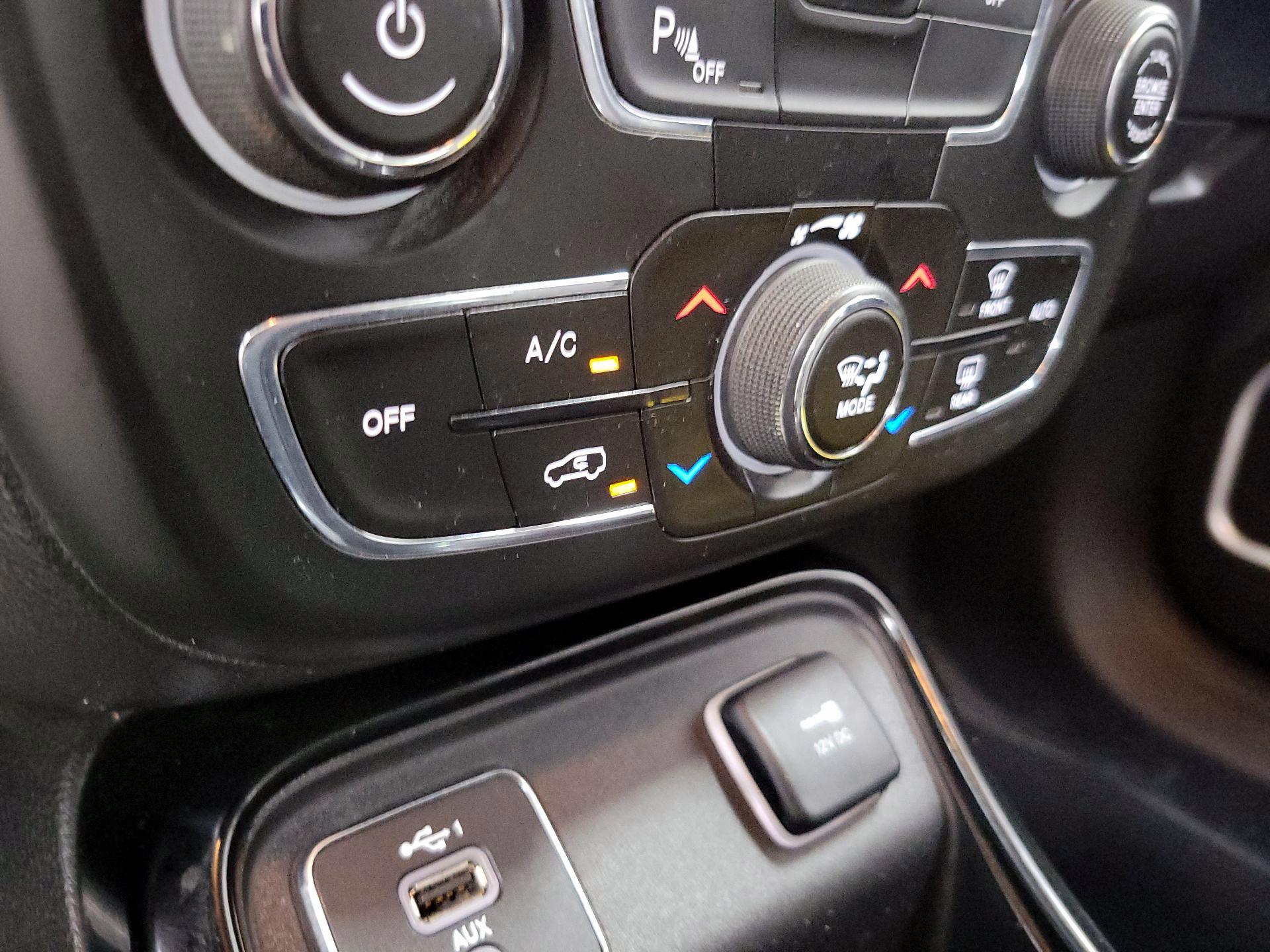 Thumbnail: 2020 Jeep Compass - 16