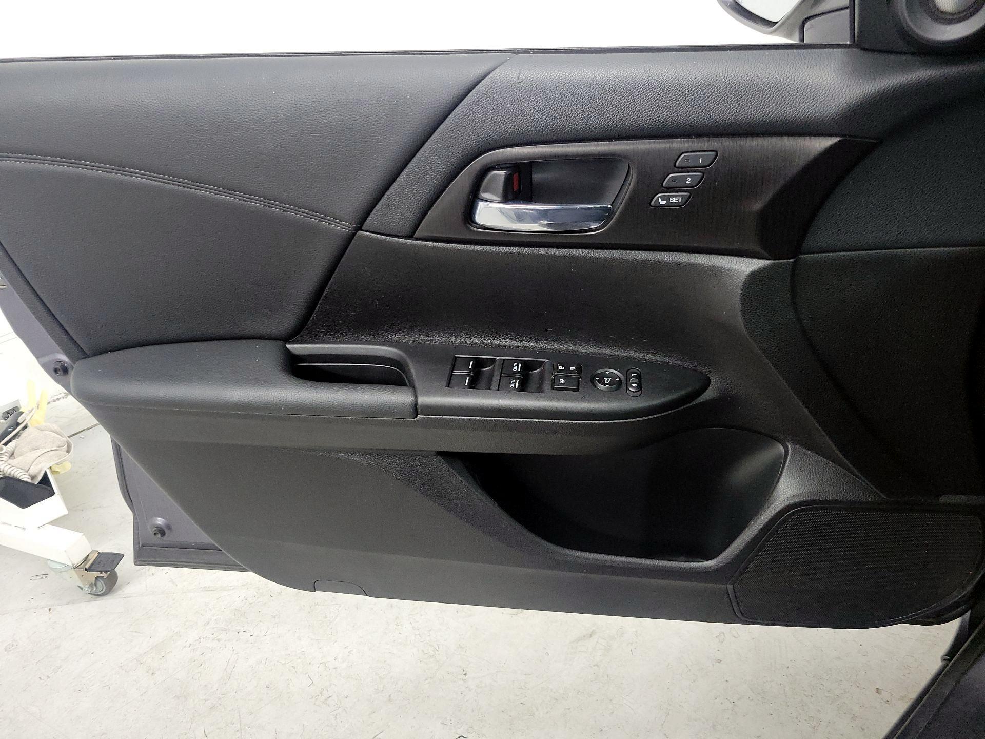 Thumbnail: 2015 Honda Accord - 12