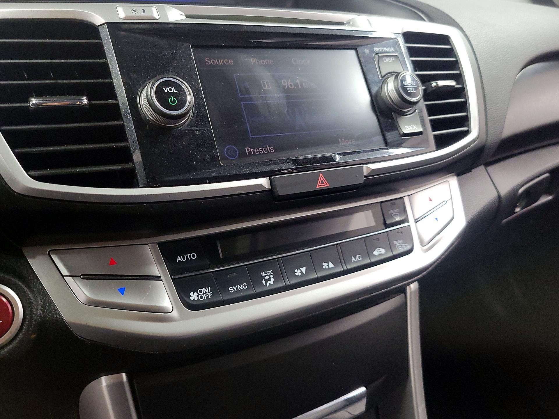 Thumbnail: 2015 Honda Accord - 16