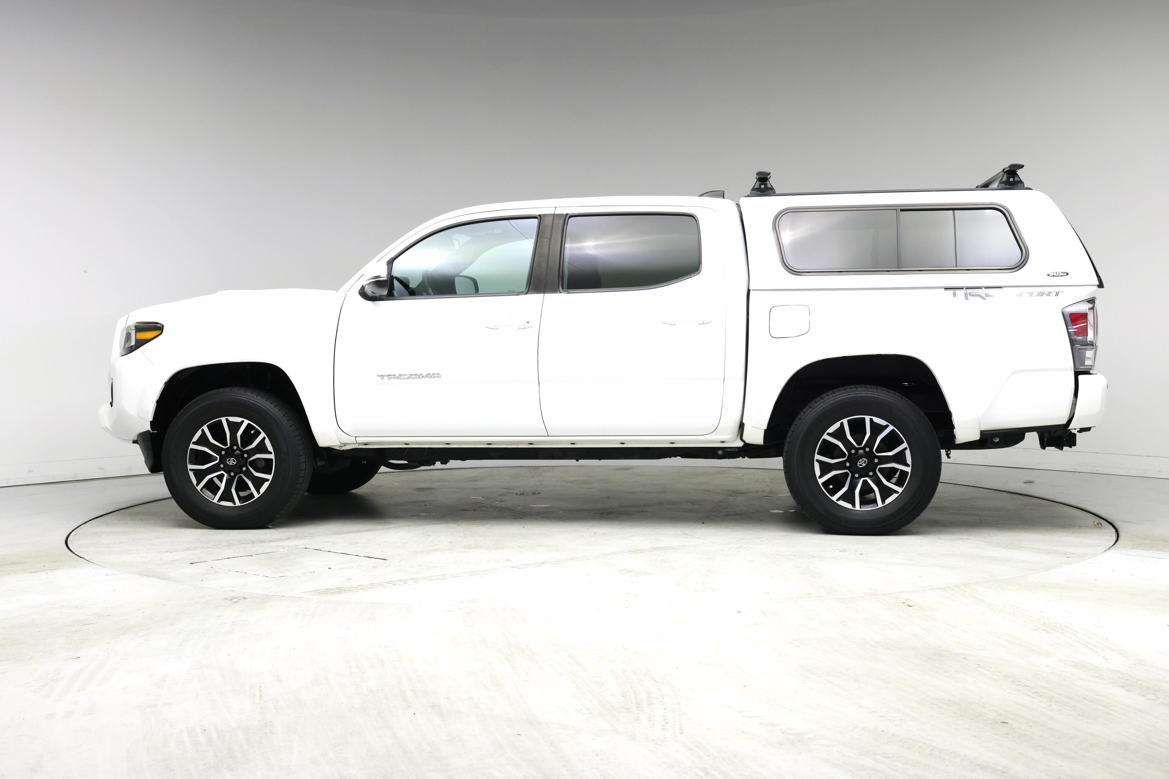 Thumbnail: 2020 Toyota Tacoma - 3