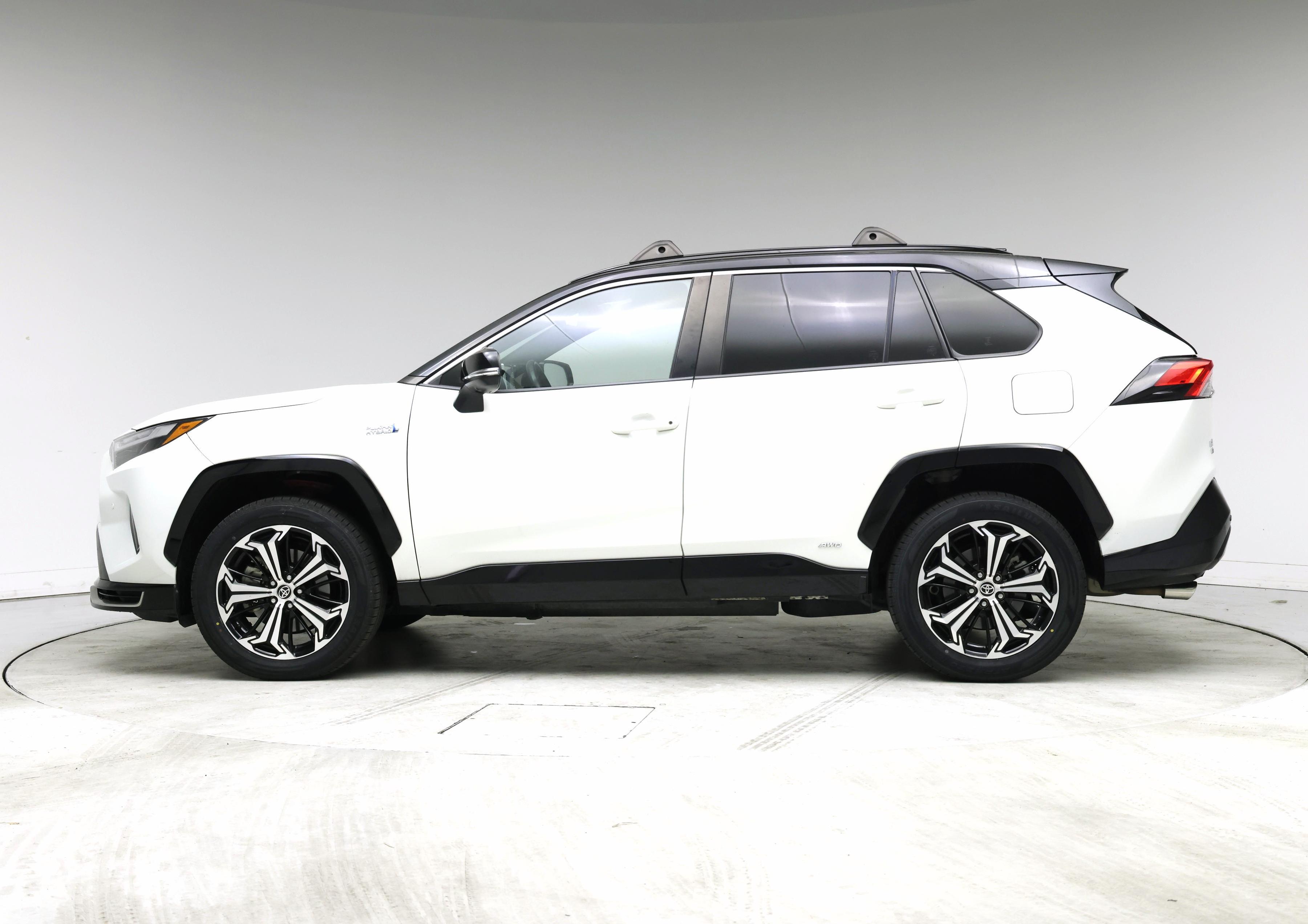 Thumbnail: 2022 Toyota RAV4 - 3
