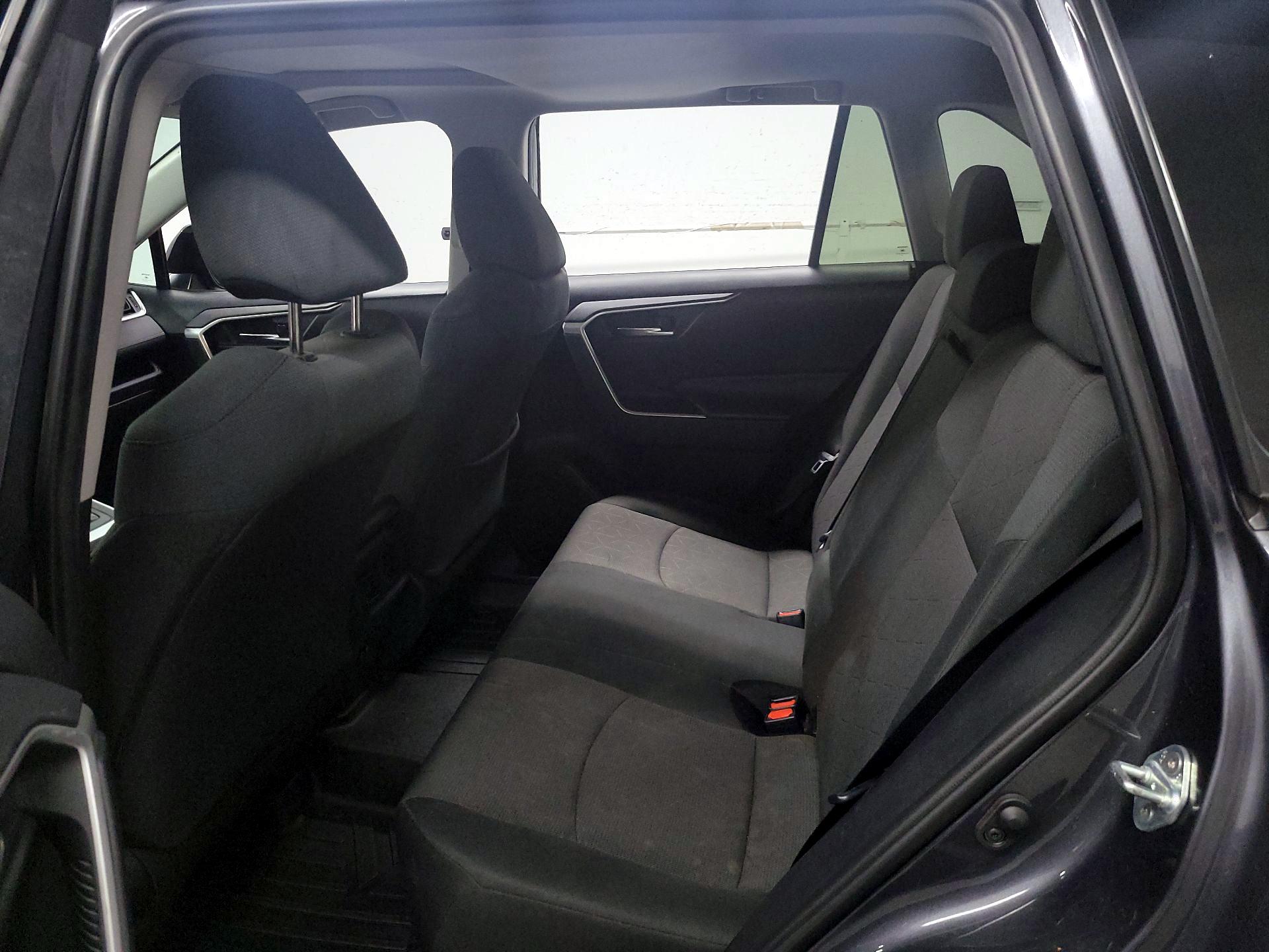 Thumbnail: 2019 Toyota RAV4 - 18