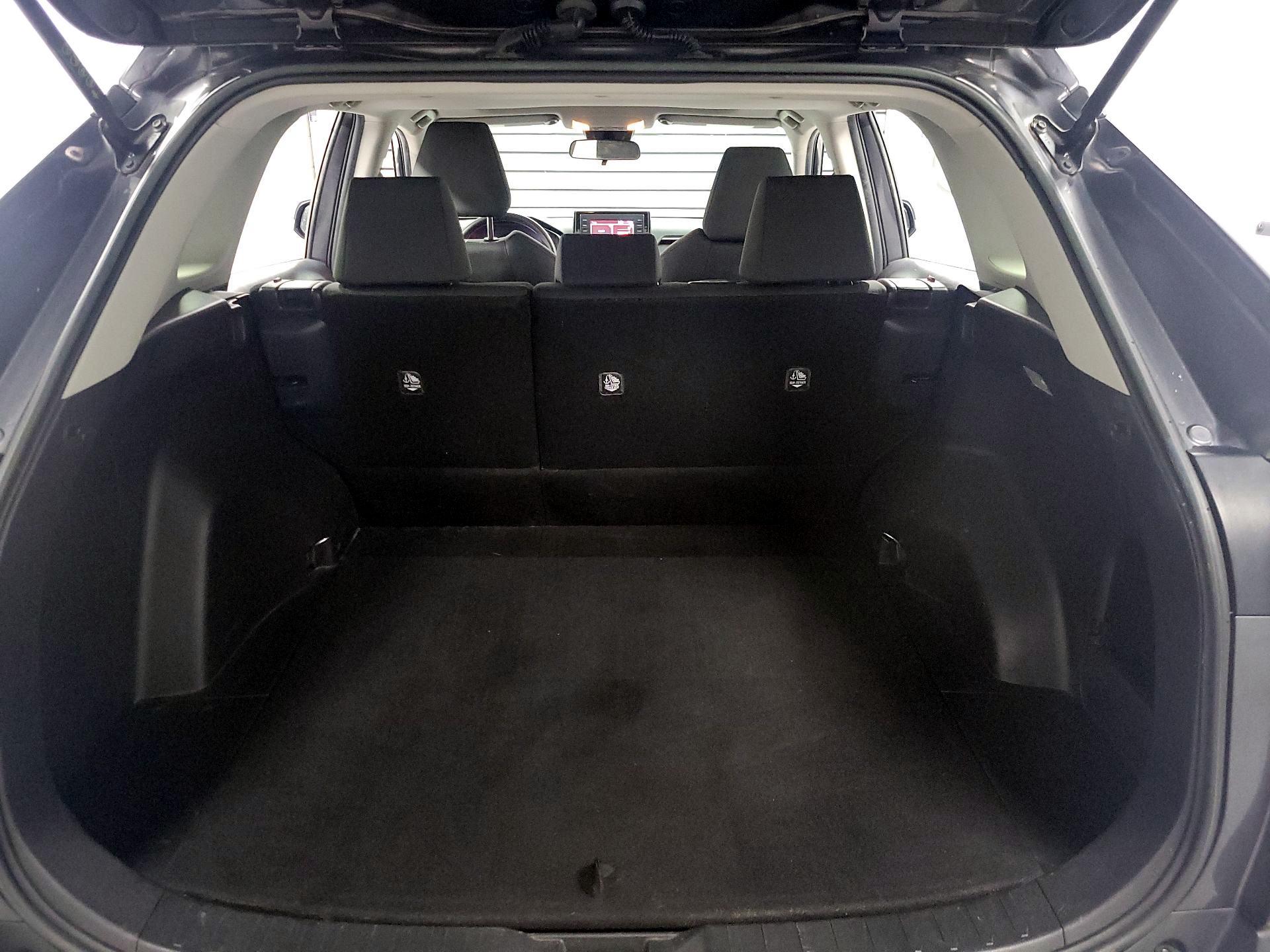 Thumbnail: 2019 Toyota RAV4 - 19