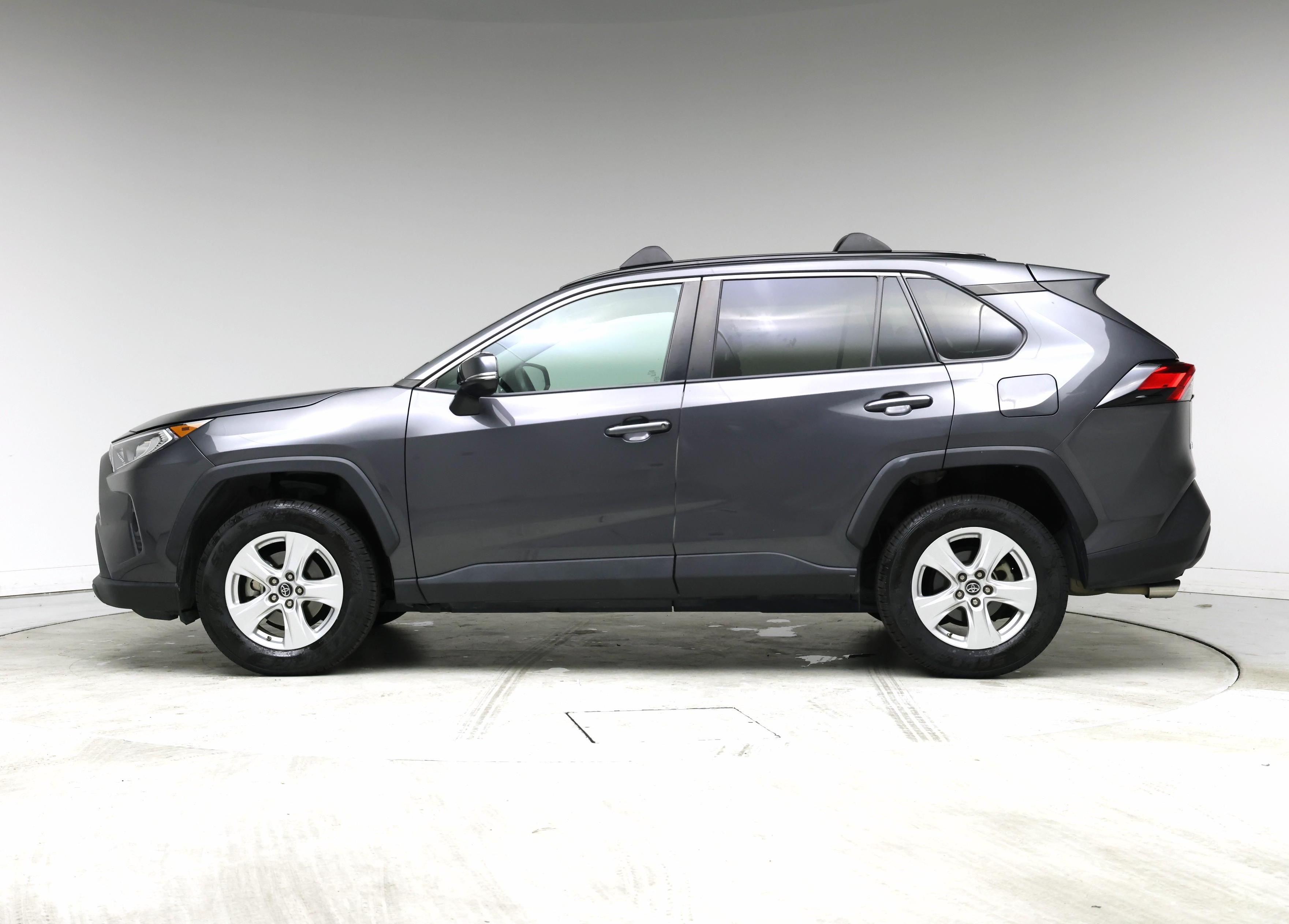 Thumbnail: 2019 Toyota RAV4 - 3