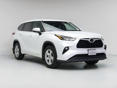 White 2022 Toyota Highlander LE