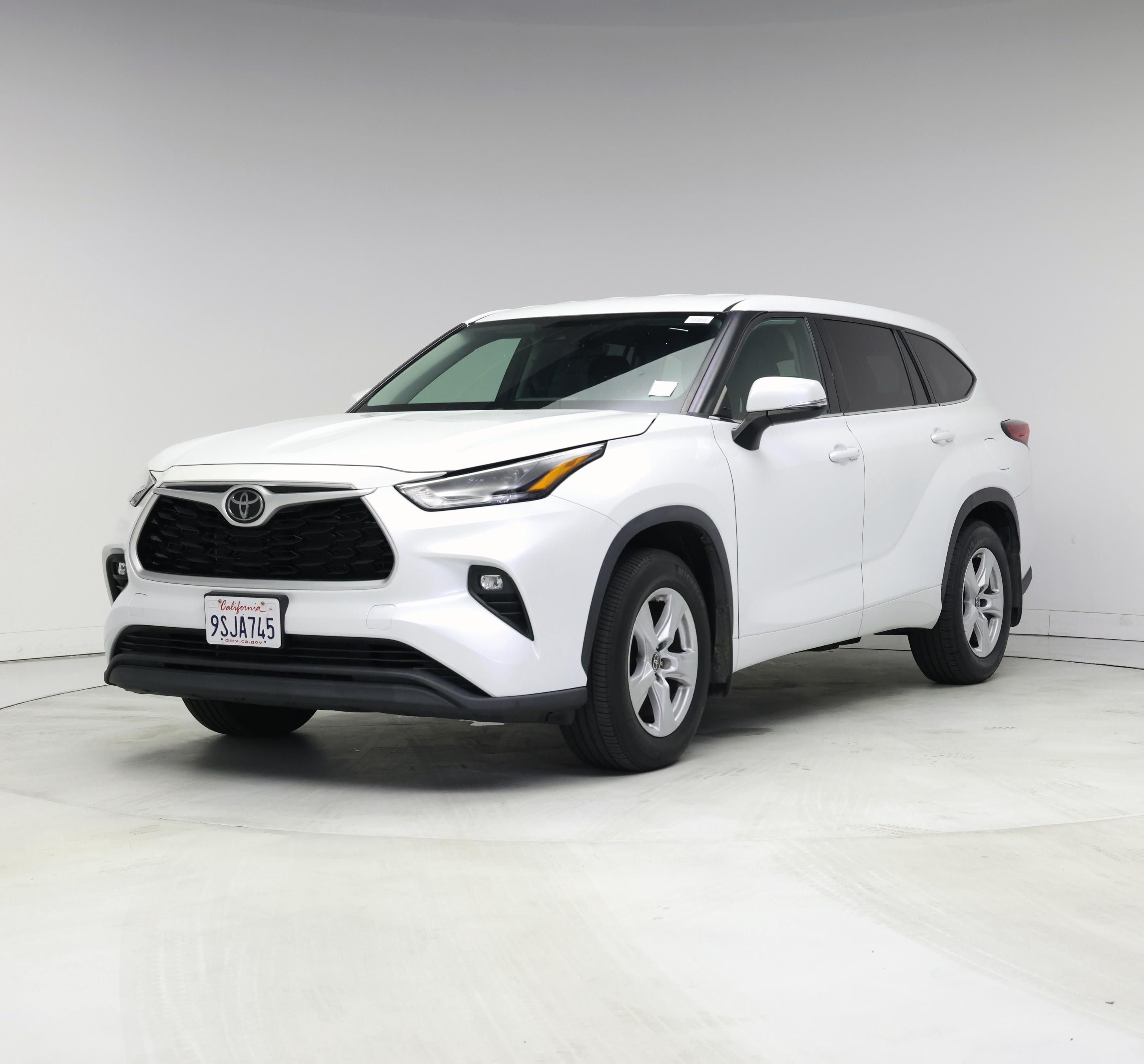 Thumbnail: 2022 Toyota Highlander - 4