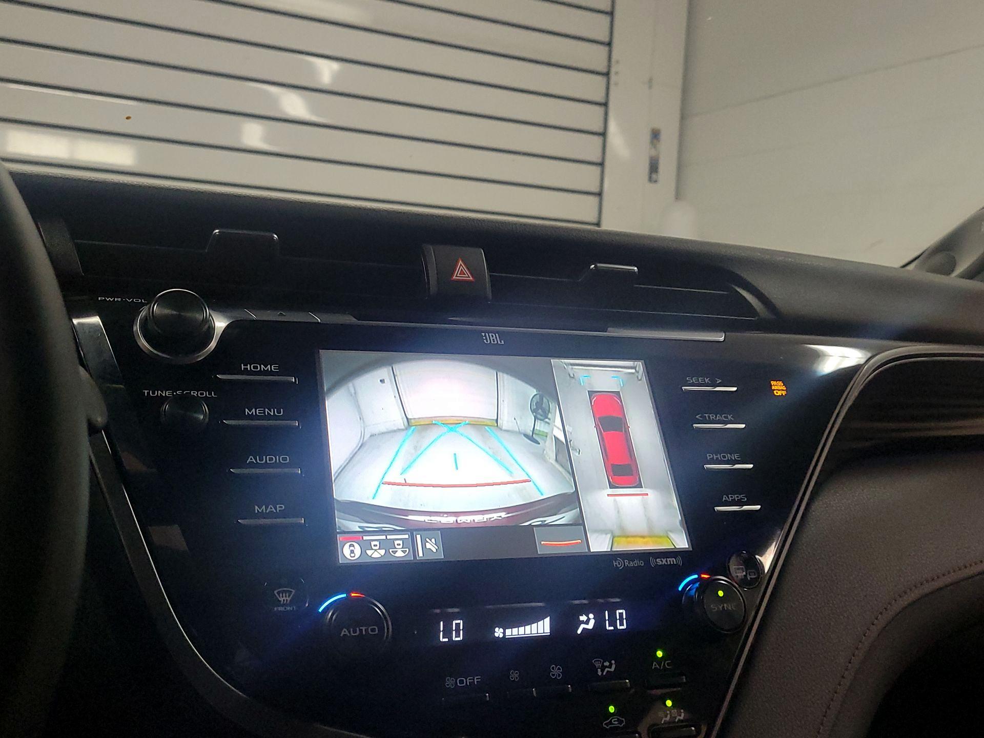 Thumbnail: 2019 Toyota Camry - 14