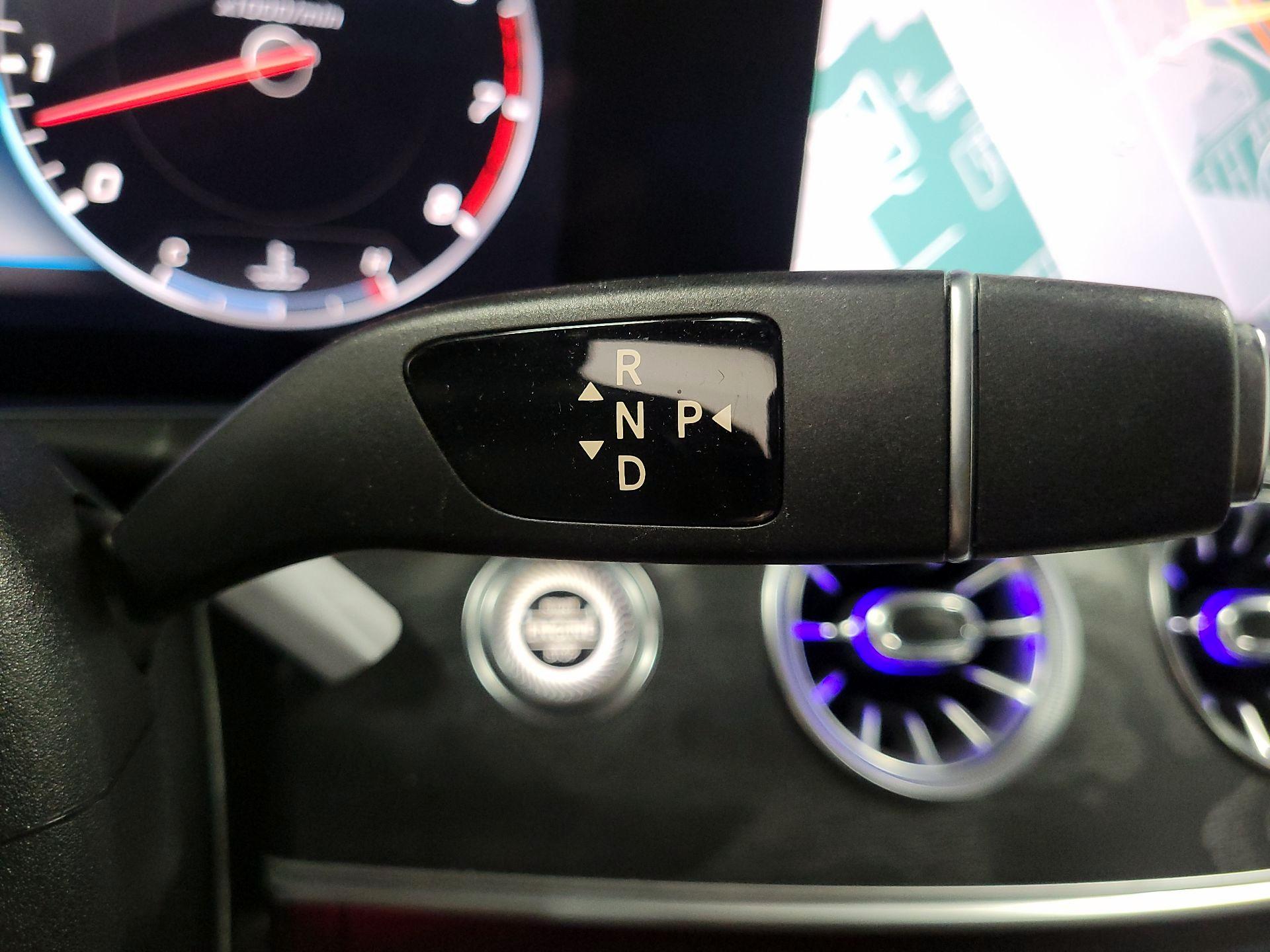 Thumbnail: 2019 Mercedes-Benz E-Class - 16