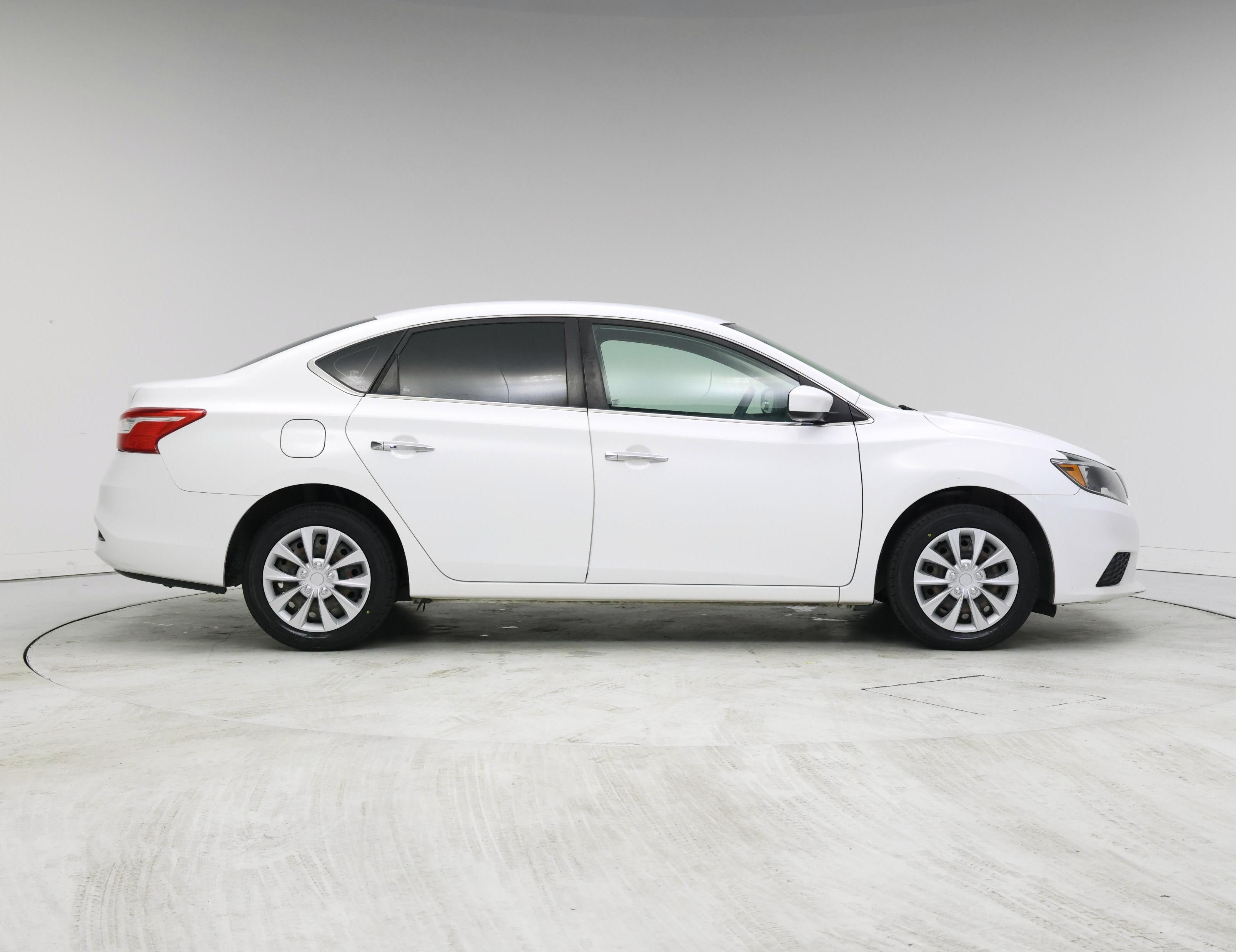 Thumbnail: 2017 Nissan Sentra - 7