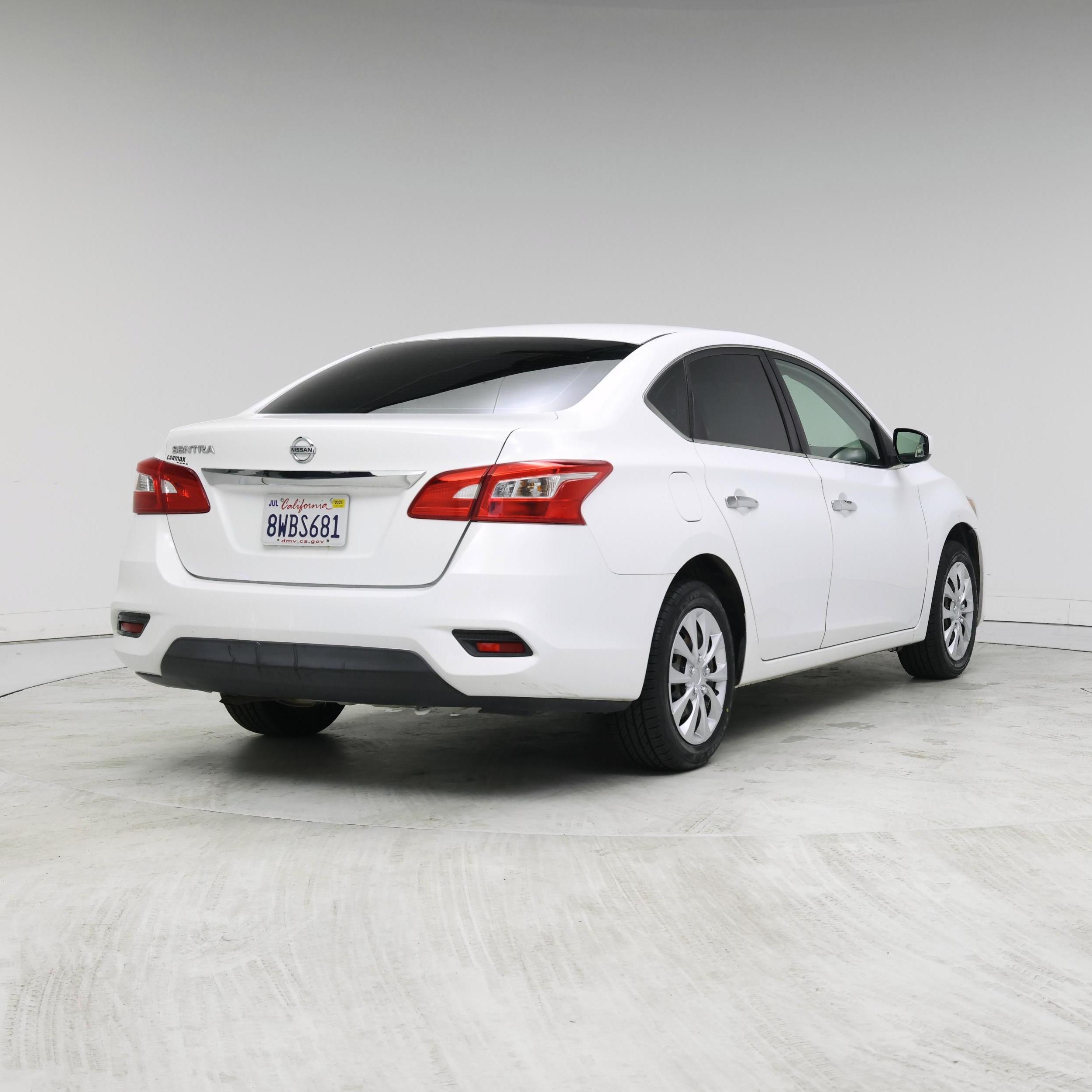 Thumbnail: 2017 Nissan Sentra - 8