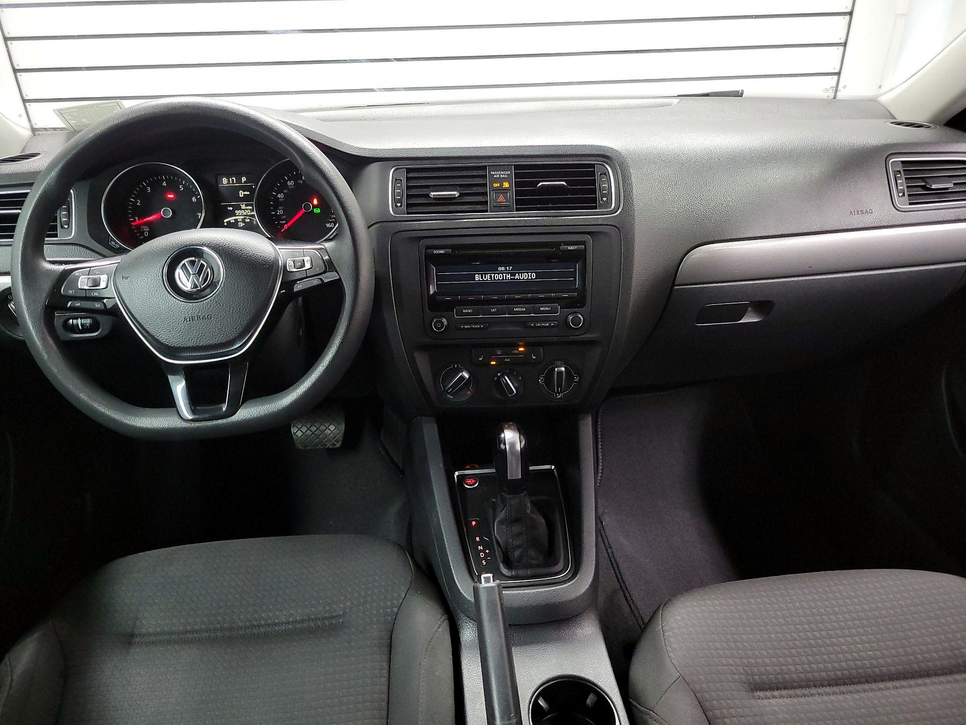 Thumbnail: 2015 Volkswagen Jetta - 9