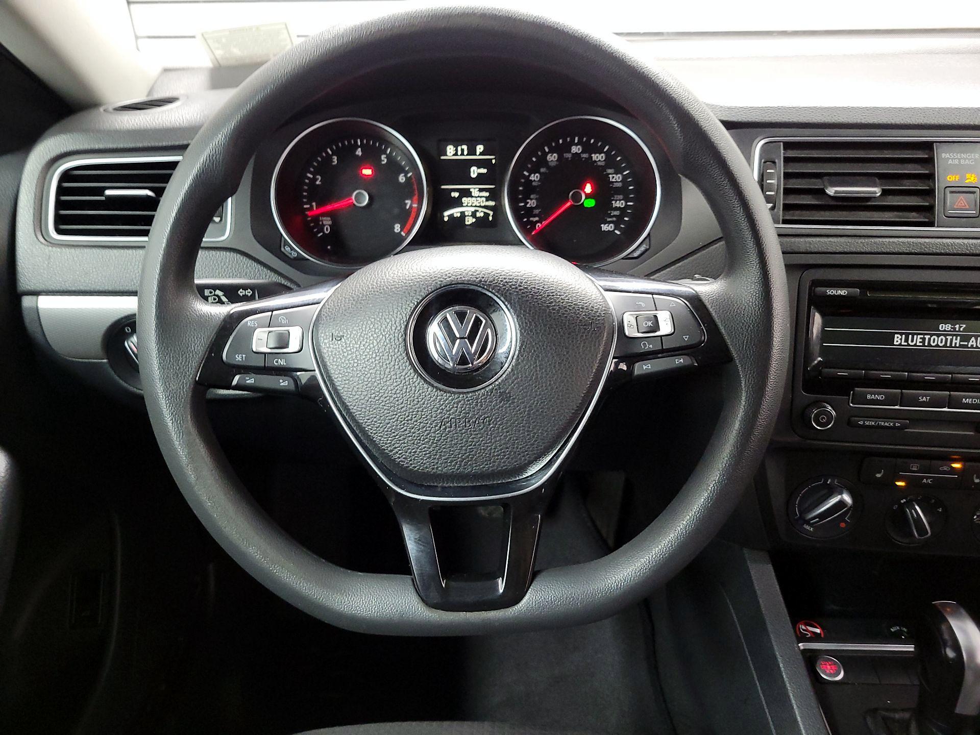 Thumbnail: 2015 Volkswagen Jetta - 10