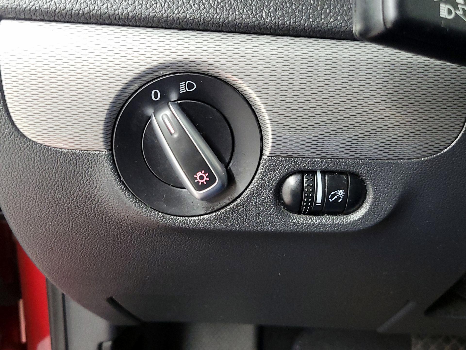 Thumbnail: 2015 Volkswagen Jetta - 13