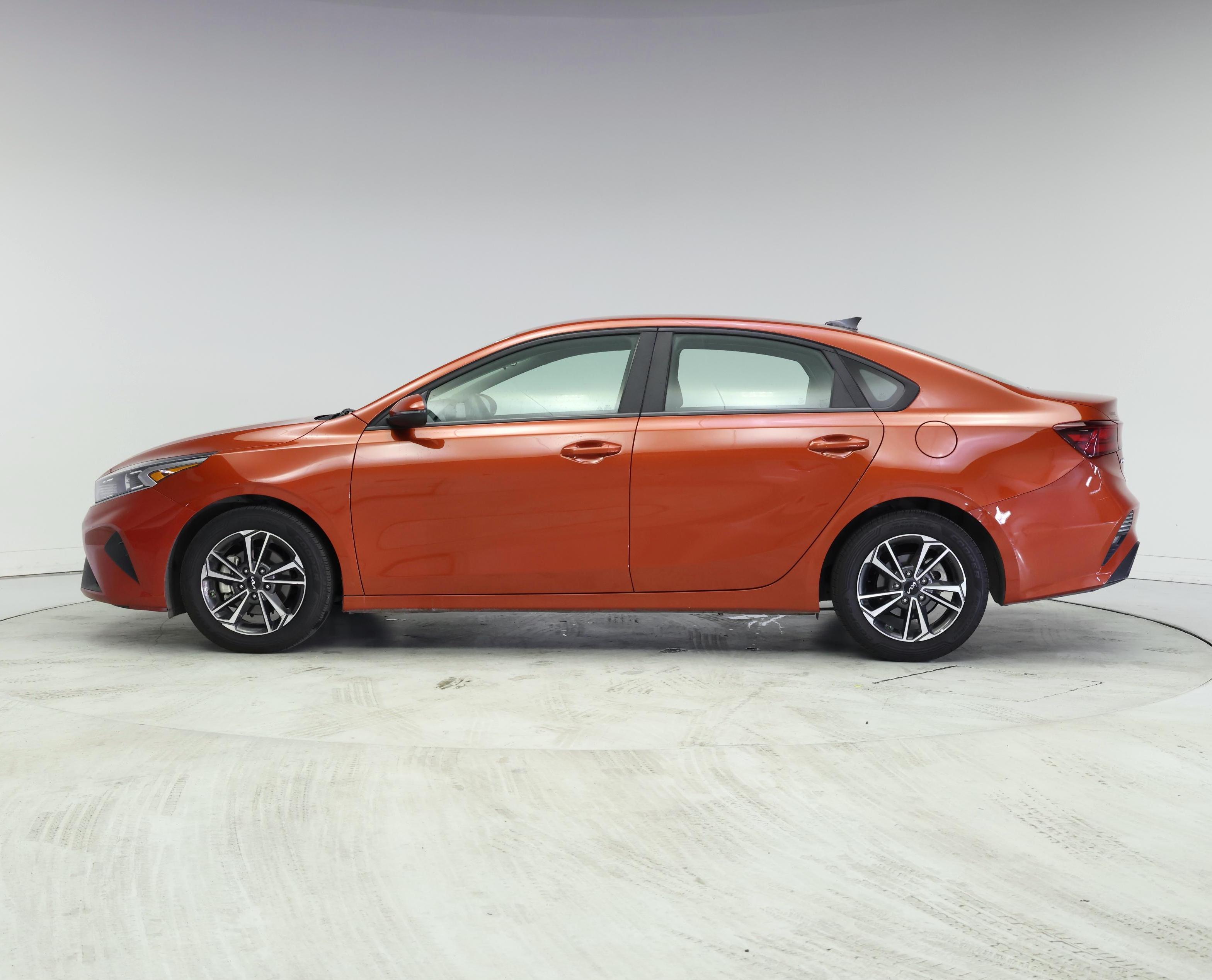 Thumbnail: 2022 Kia Forte - 3