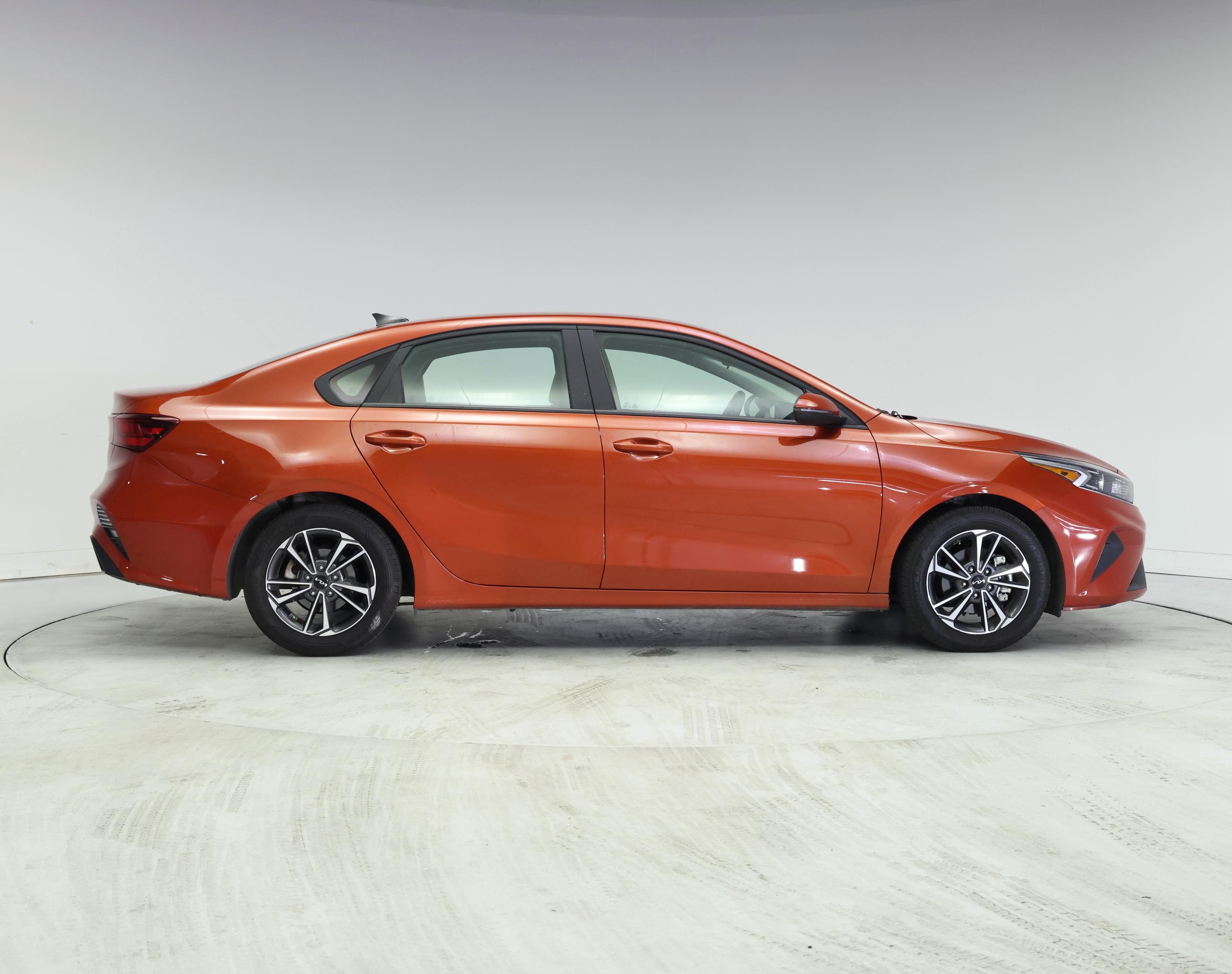 Thumbnail: 2022 Kia Forte - 7
