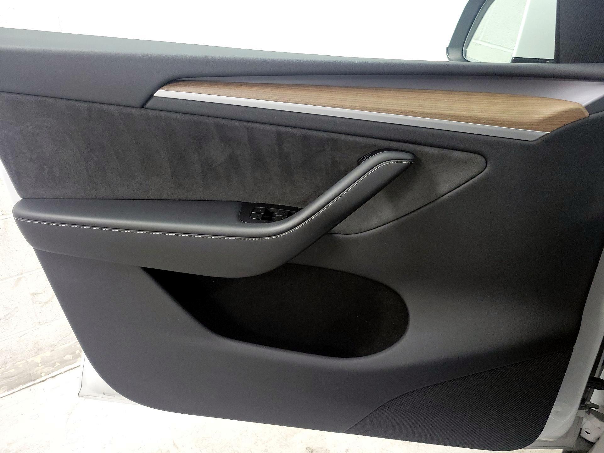 Thumbnail: 2023 Tesla Model Y - 12