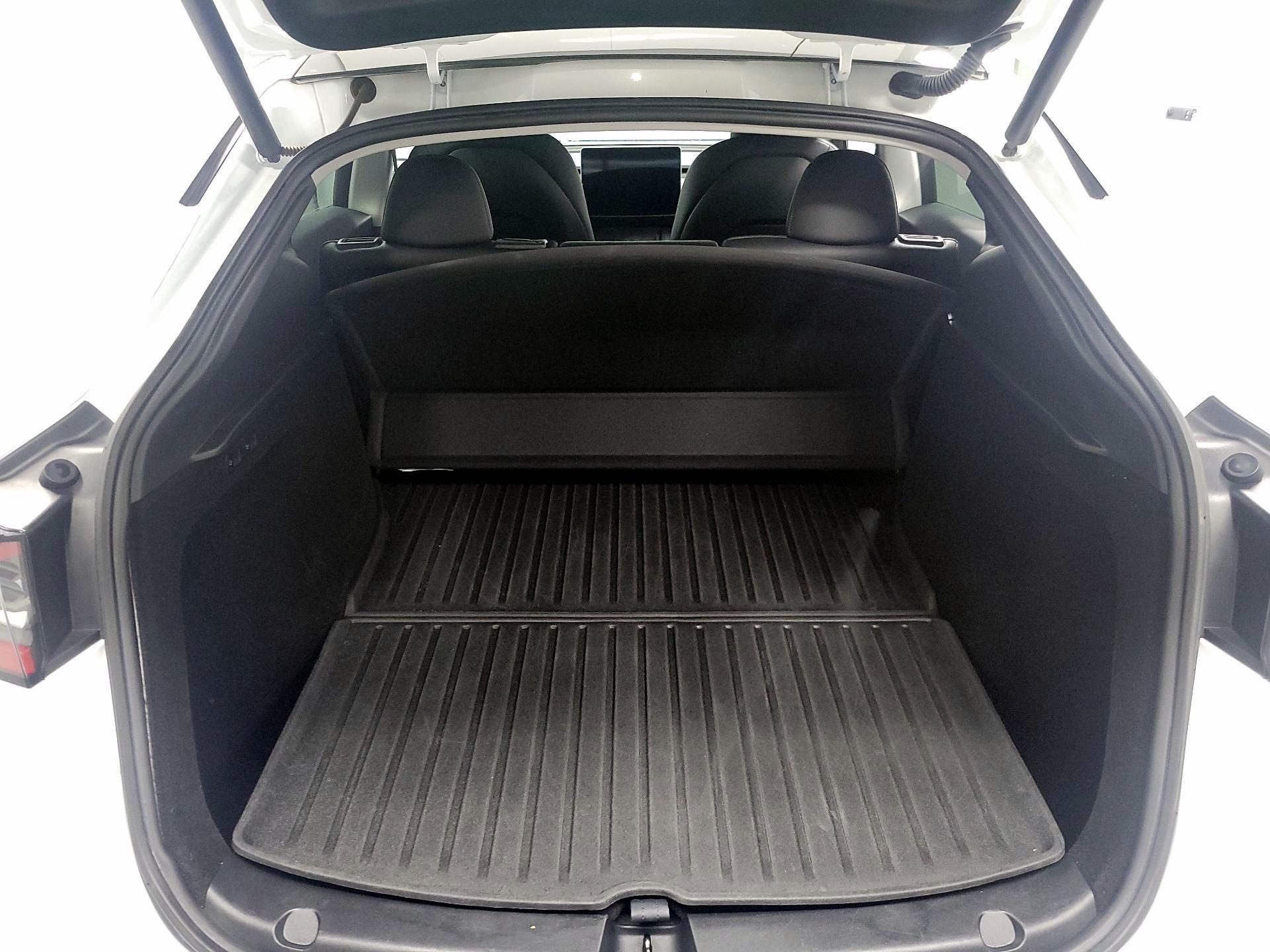 Thumbnail: 2023 Tesla Model Y - 18