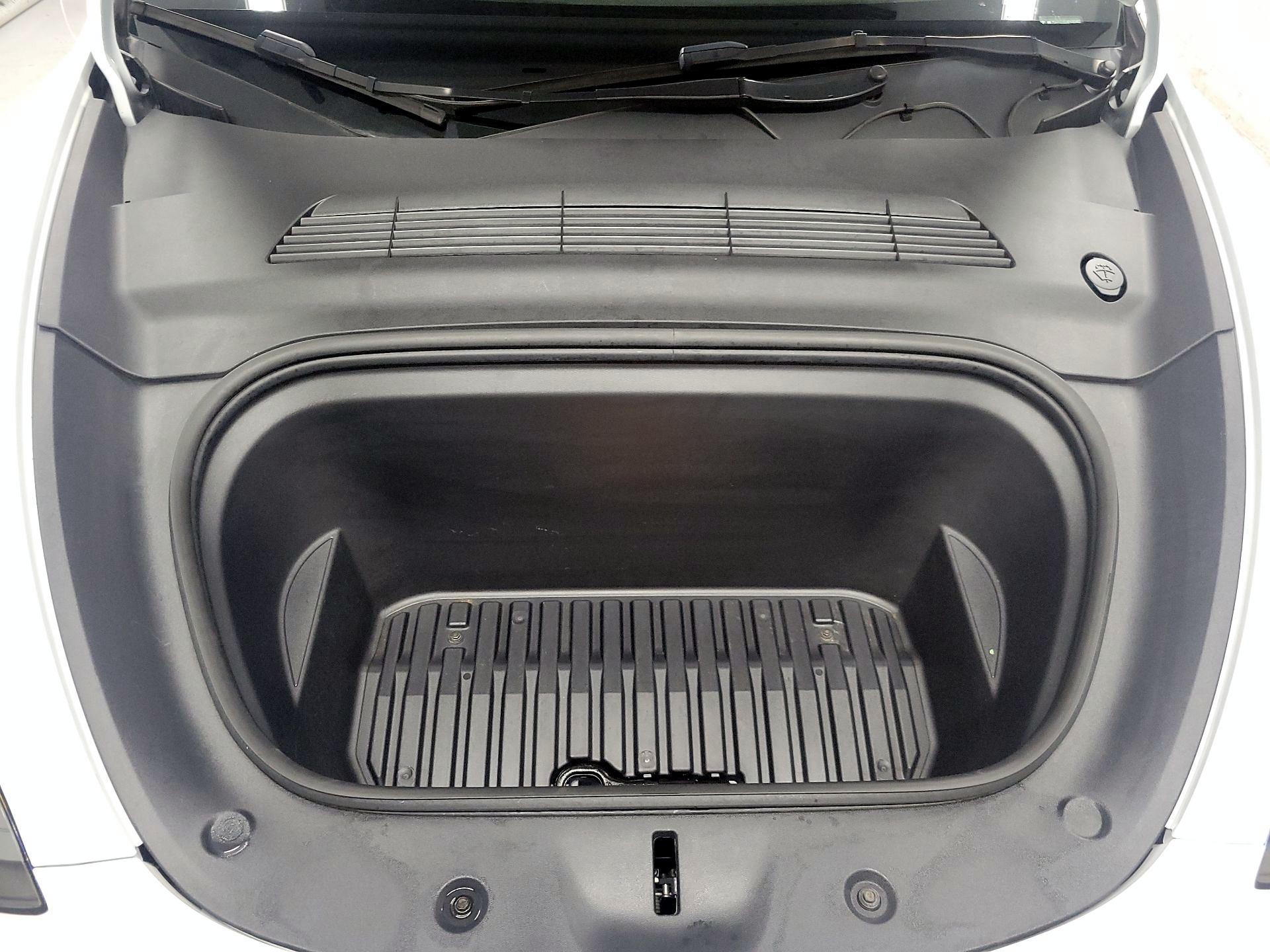 Thumbnail: 2023 Tesla Model Y - 19