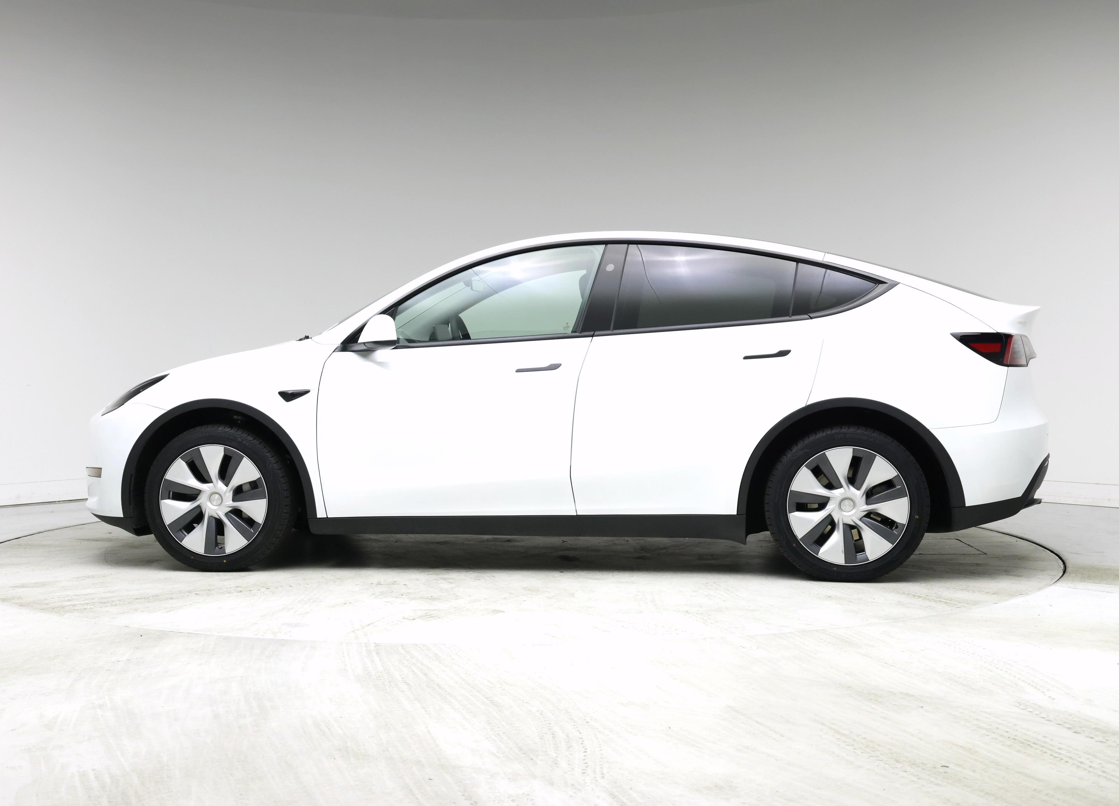 Thumbnail: 2023 Tesla Model Y - 3