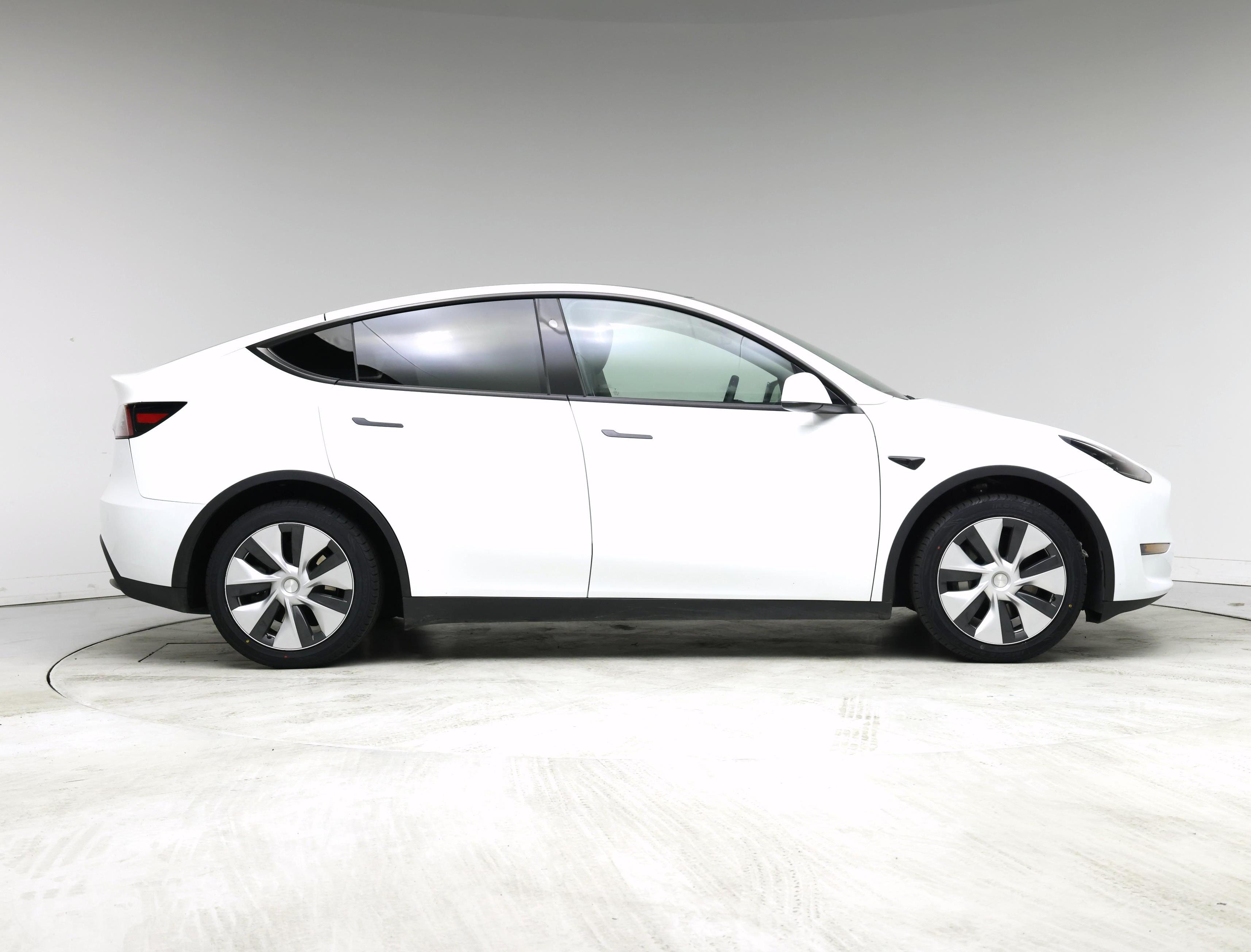 Thumbnail: 2023 Tesla Model Y - 7