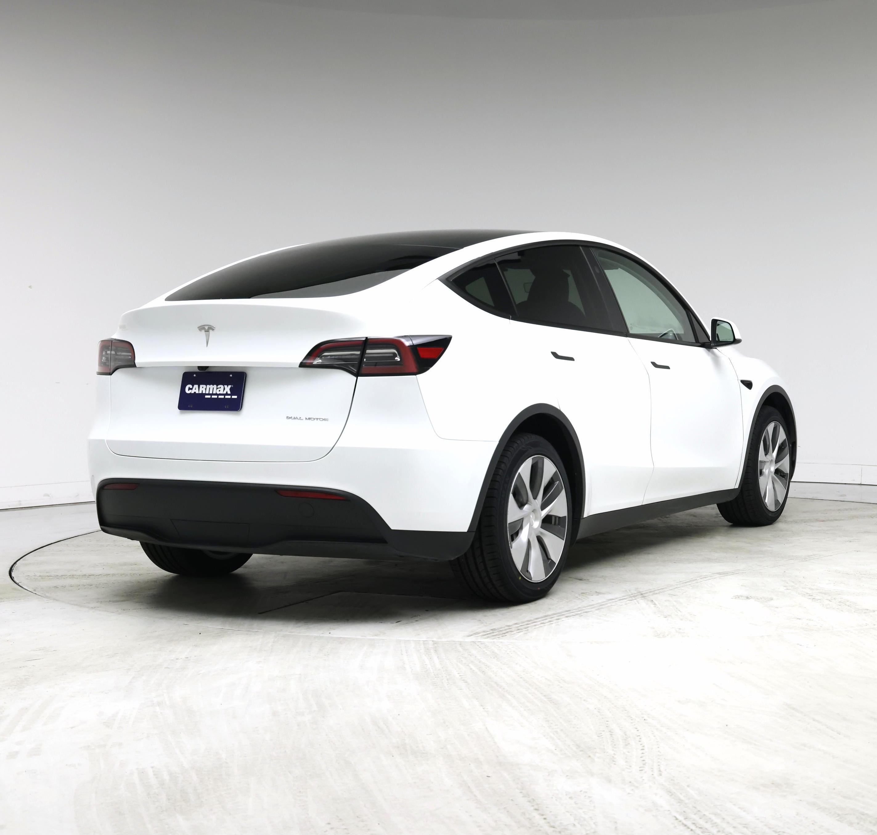 Thumbnail: 2023 Tesla Model Y - 8