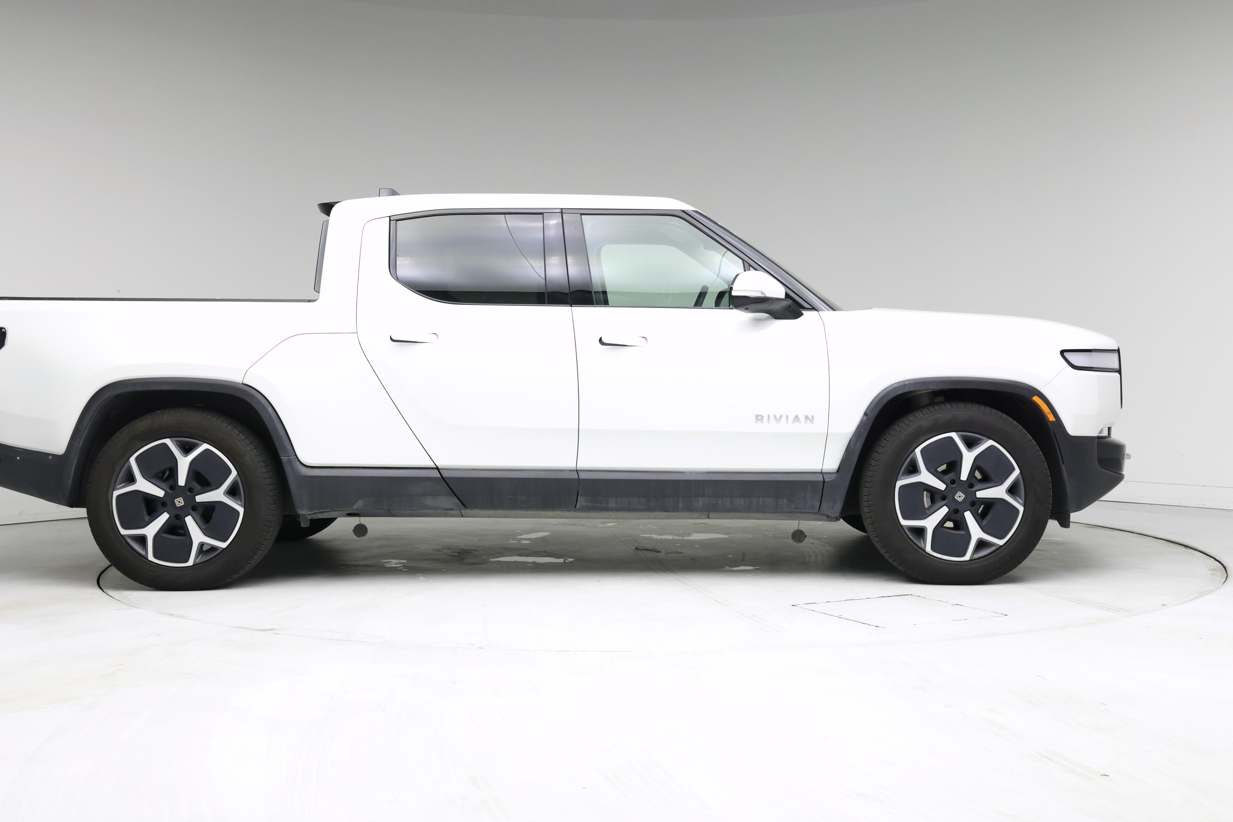 Thumbnail: 2024 Rivian R1T - 7