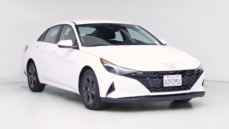 2022 Hyundai Elantra SEL Hero Image