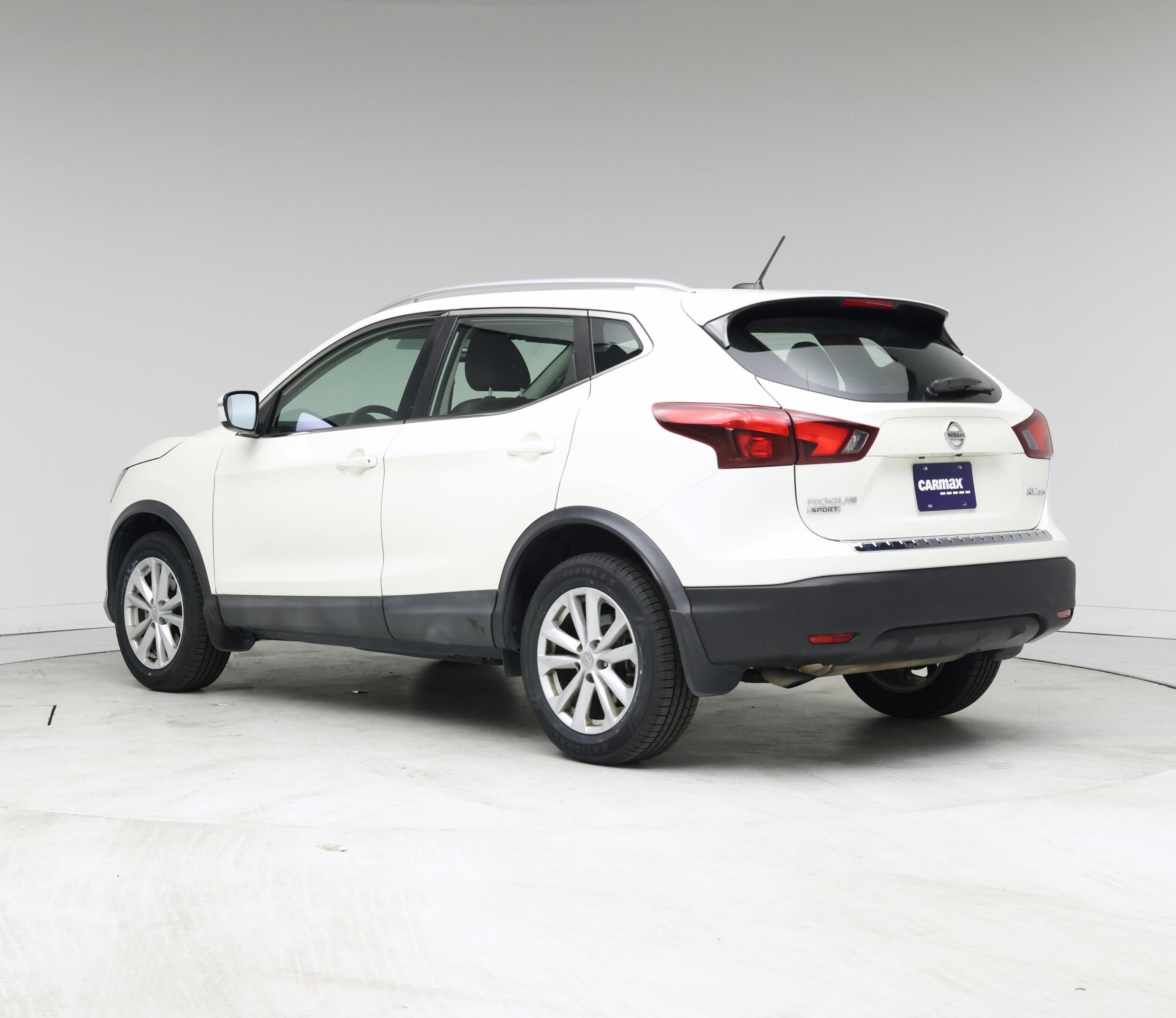 Thumbnail: 2017 Nissan Rogue Sport - 2