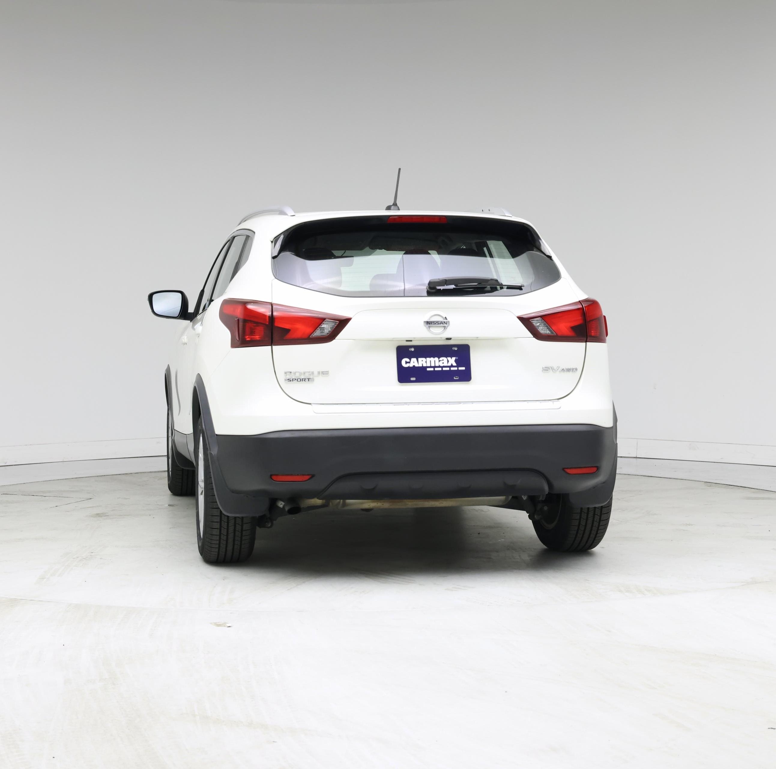 Thumbnail: 2017 Nissan Rogue Sport - 6