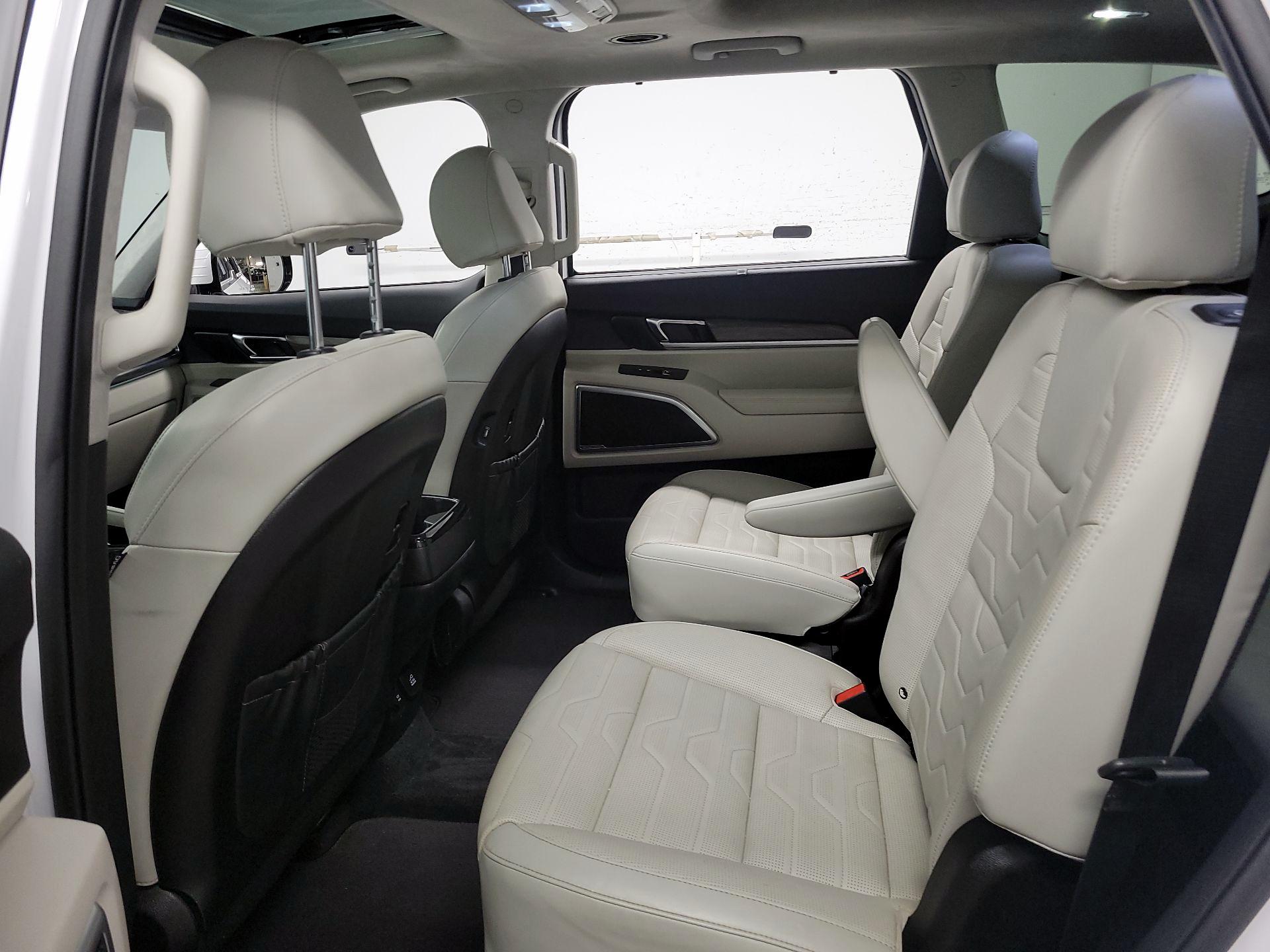 Thumbnail: 2021 Kia Telluride - 17