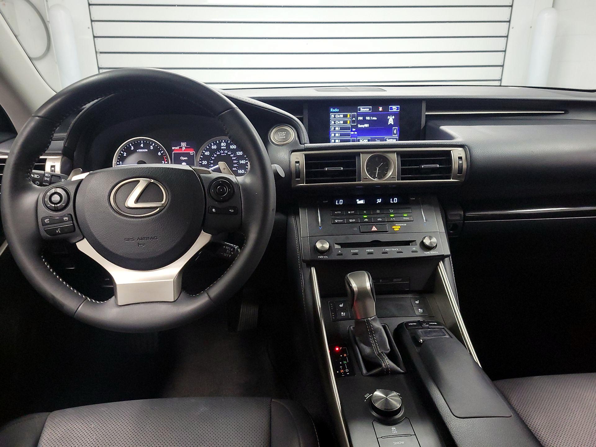 Thumbnail: 2015 Lexus IS - 9