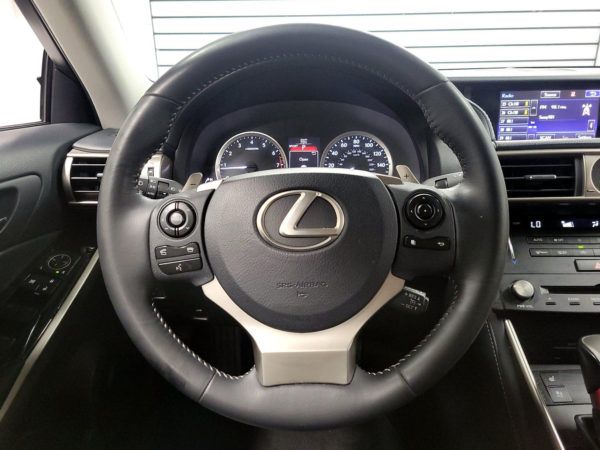 Thumbnail: 2015 Lexus IS - 10