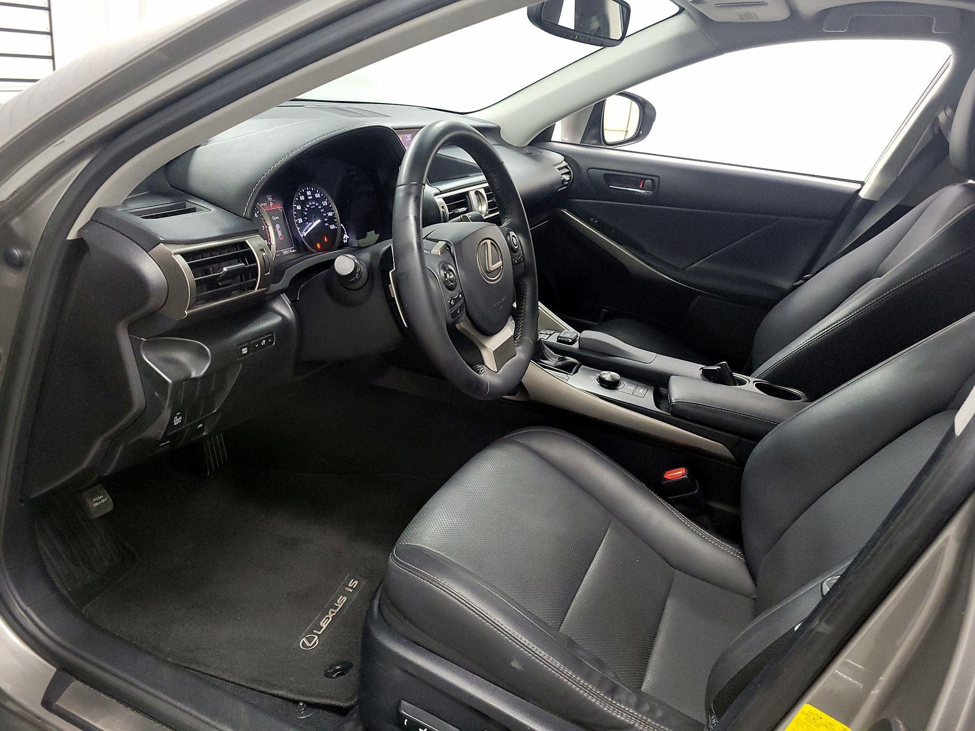 Thumbnail: 2015 Lexus IS - 11