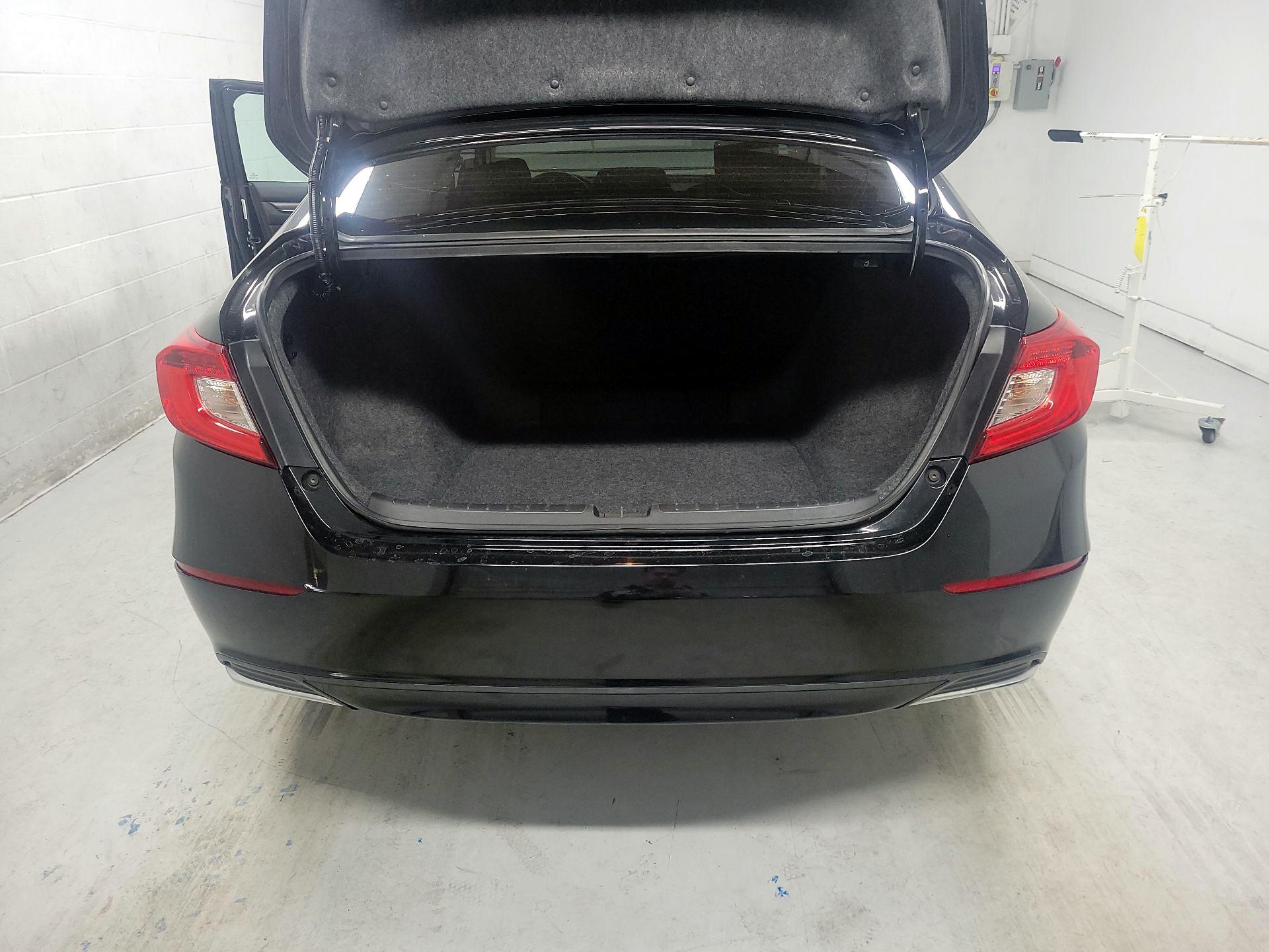 Thumbnail: 2018 Honda Accord - 18