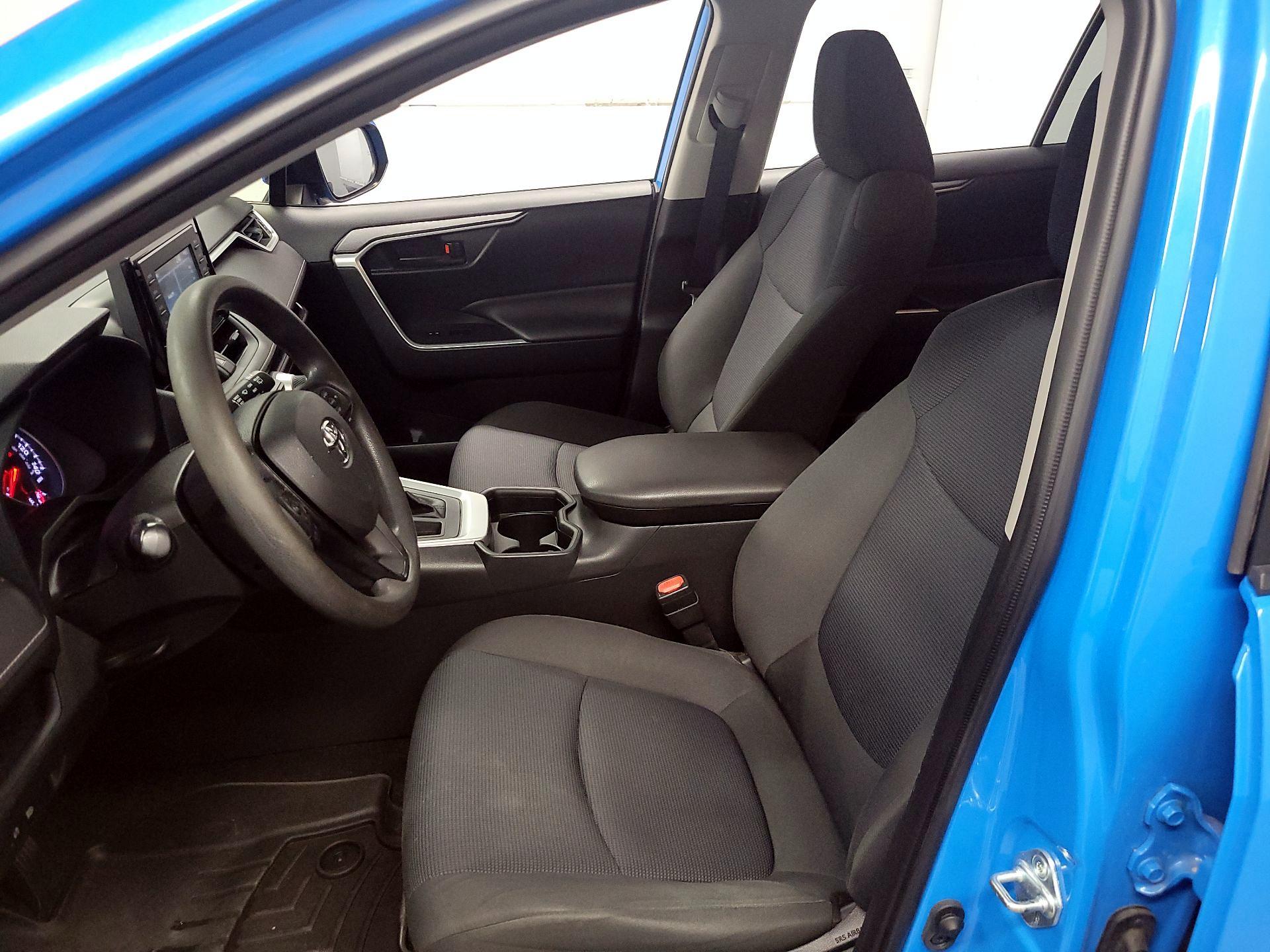 Thumbnail: 2019 Toyota RAV4 - 11