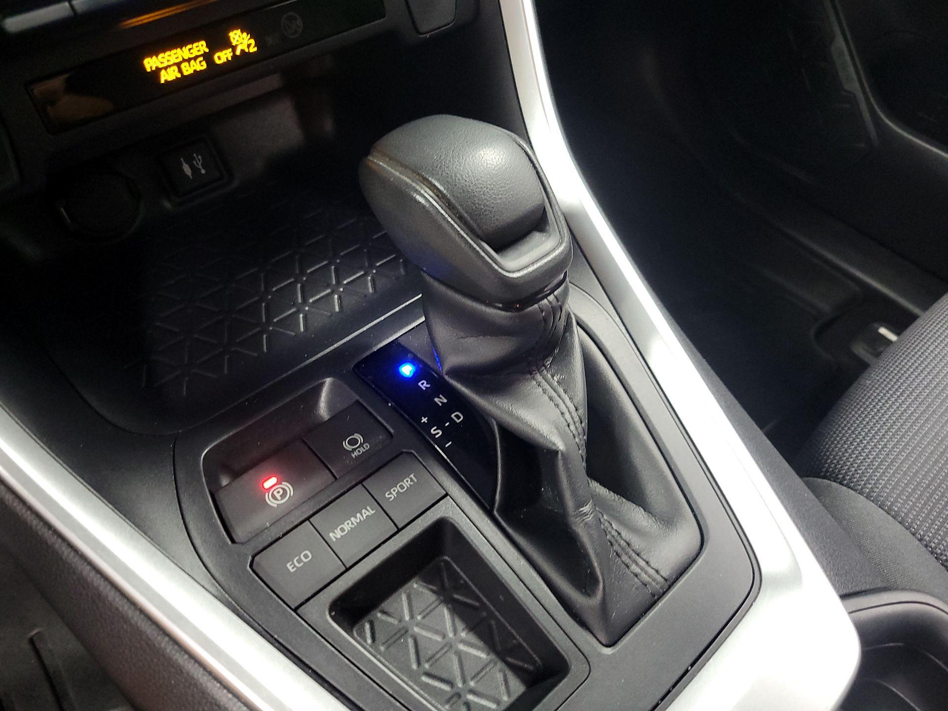 Thumbnail: 2019 Toyota RAV4 - 17