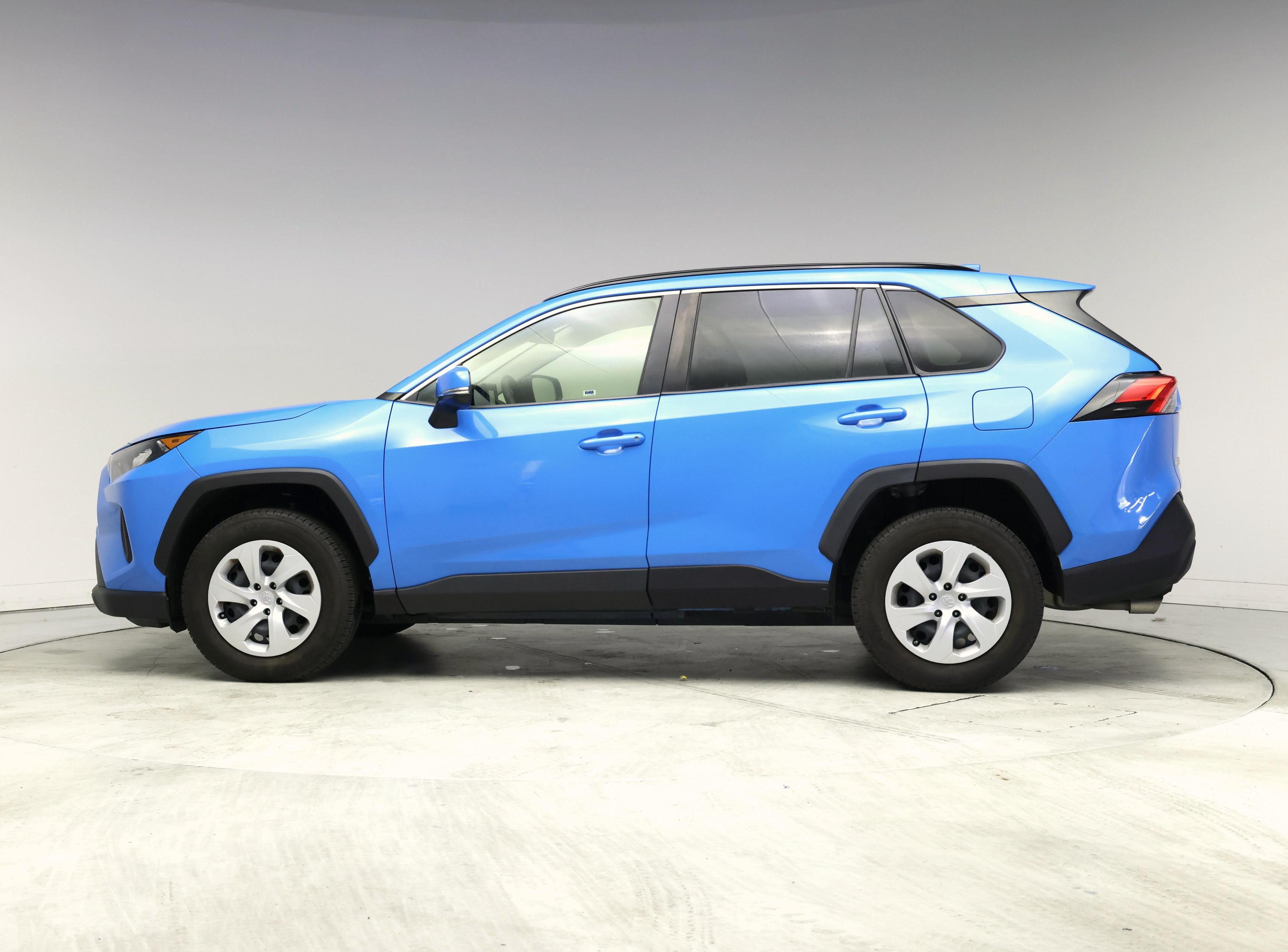 Thumbnail: 2019 Toyota RAV4 - 3