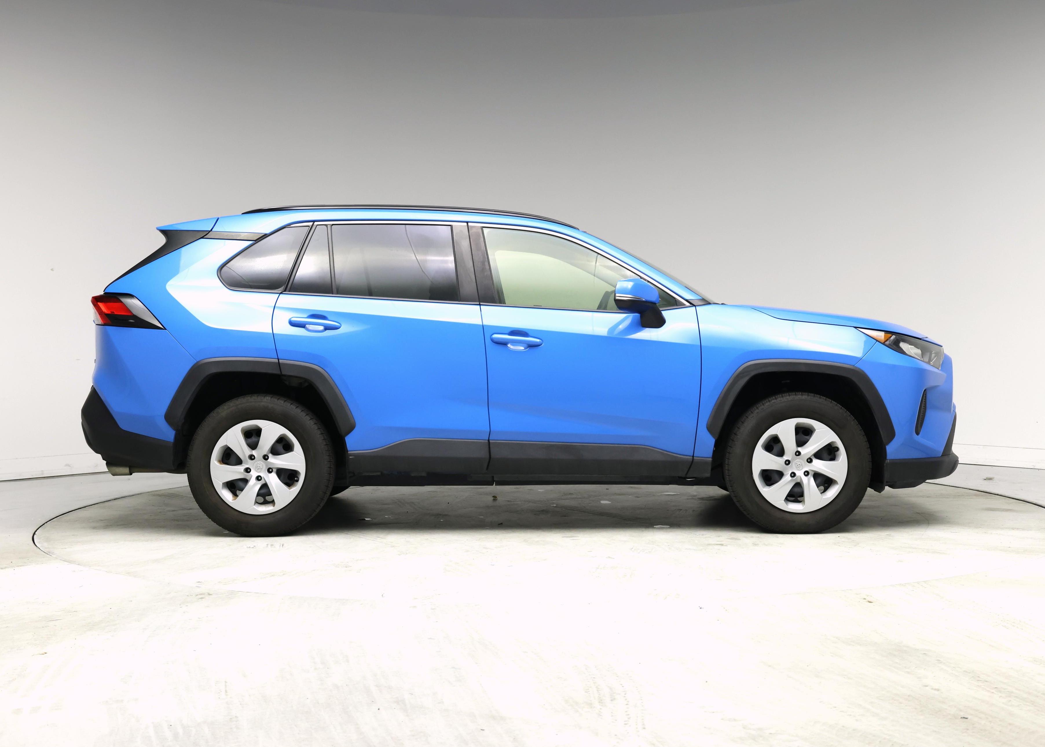 Thumbnail: 2019 Toyota RAV4 - 7