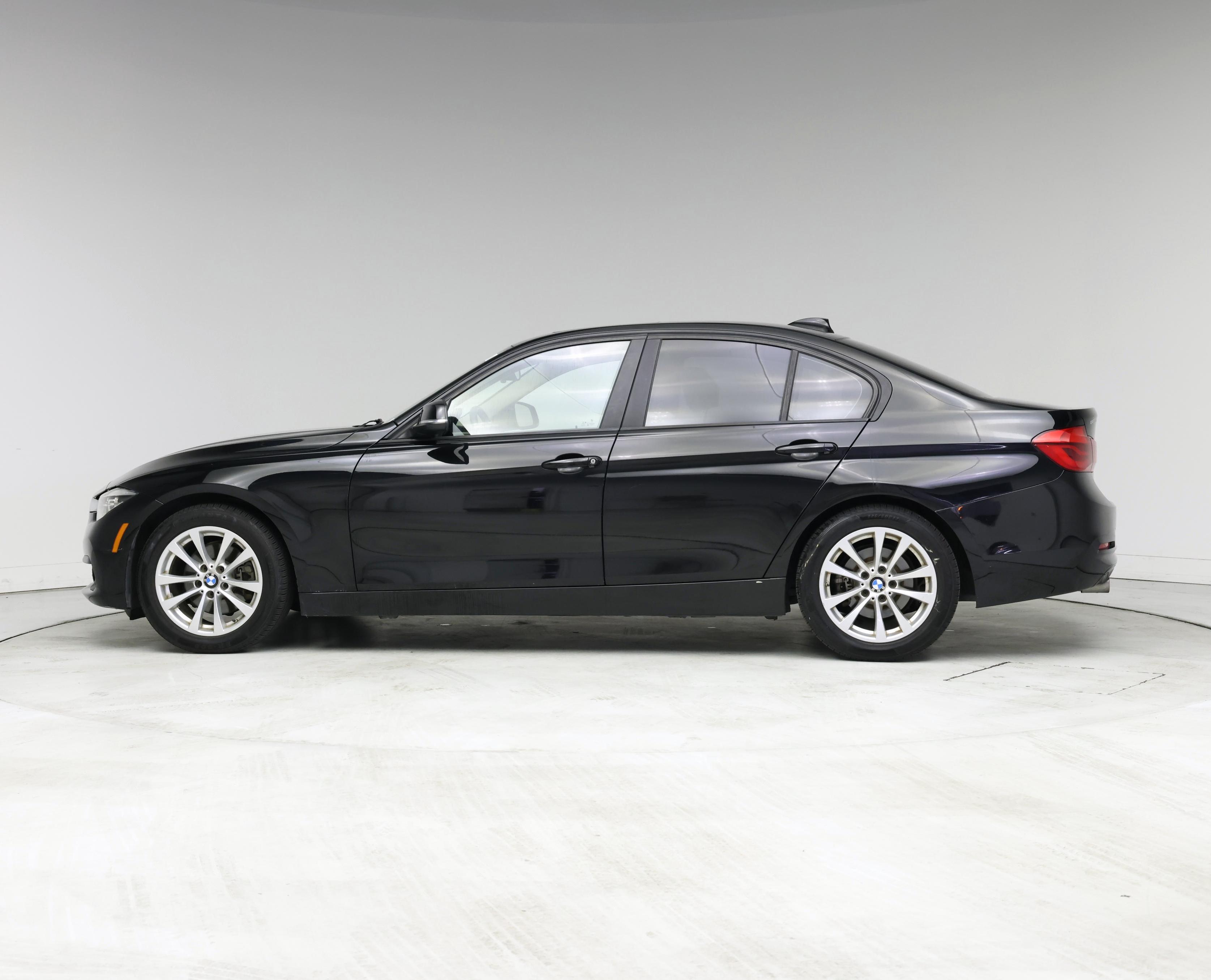 Thumbnail: 2018 BMW 3 Series - 3