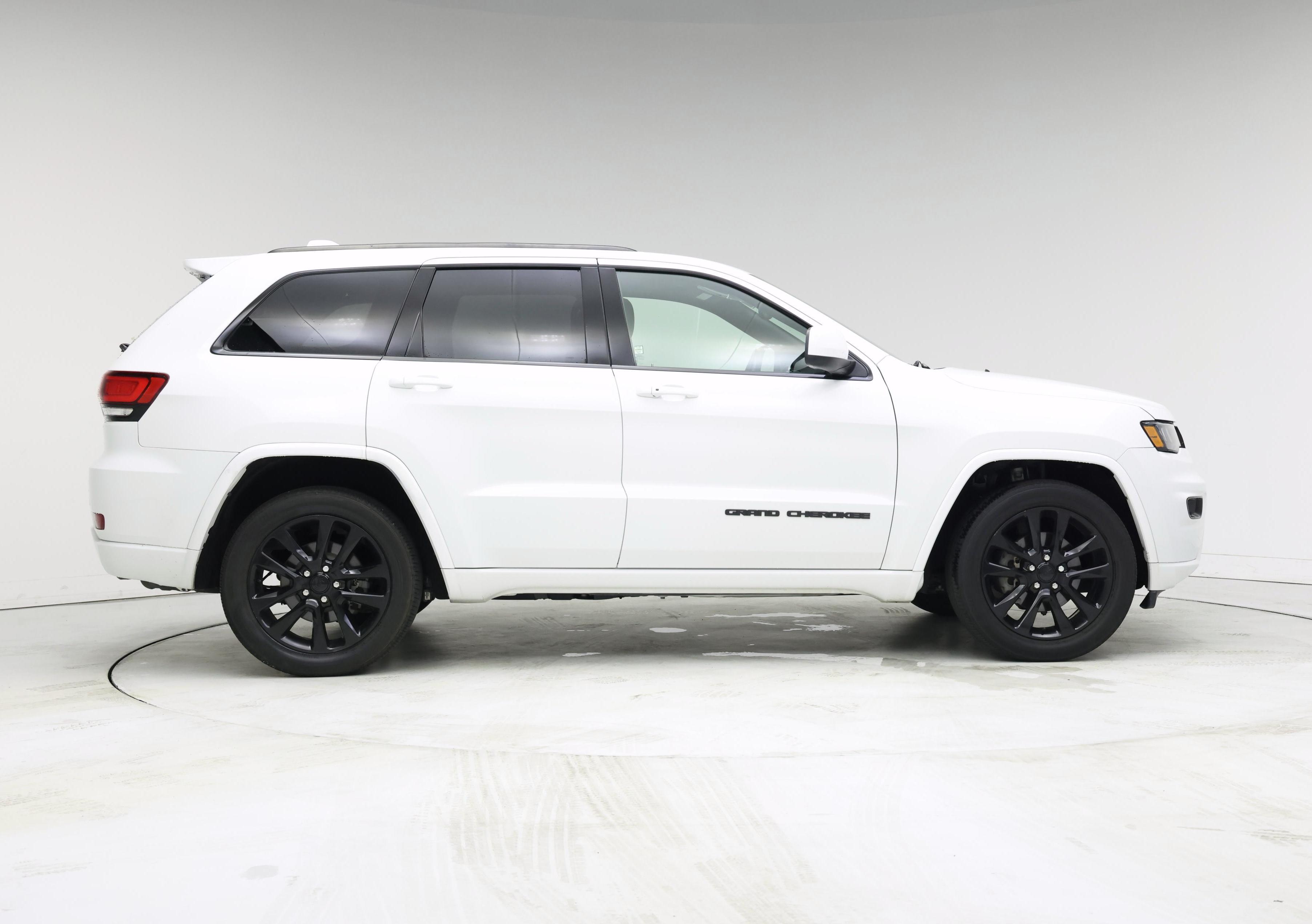 Thumbnail: 2018 Jeep Grand Cherokee - 7