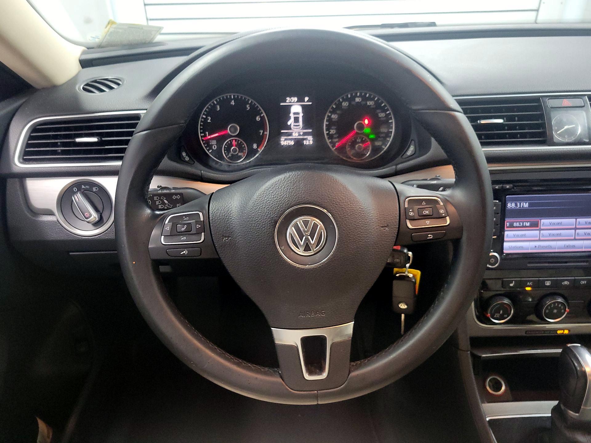 Thumbnail: 2015 Volkswagen Passat - 10