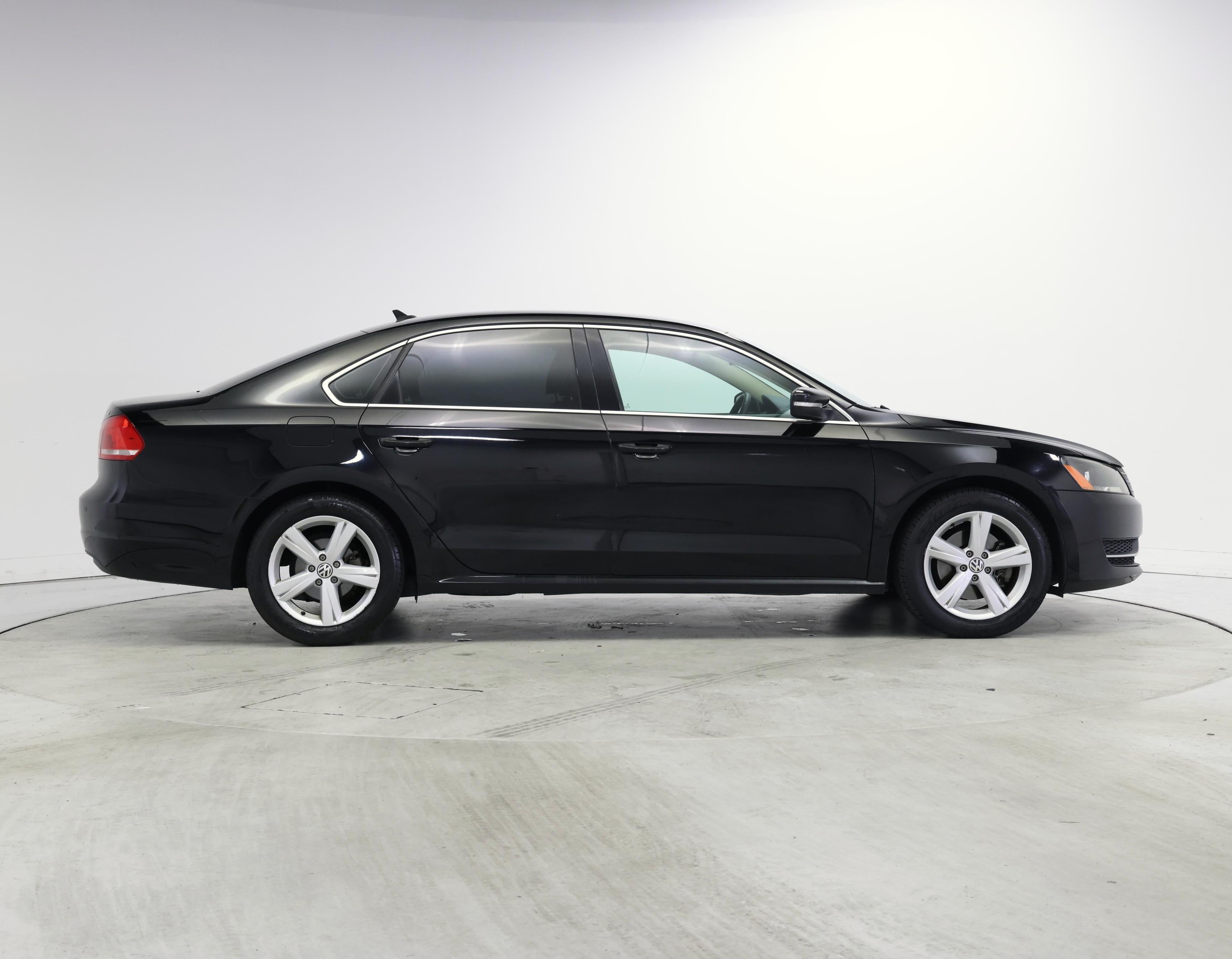Thumbnail: 2015 Volkswagen Passat - 7